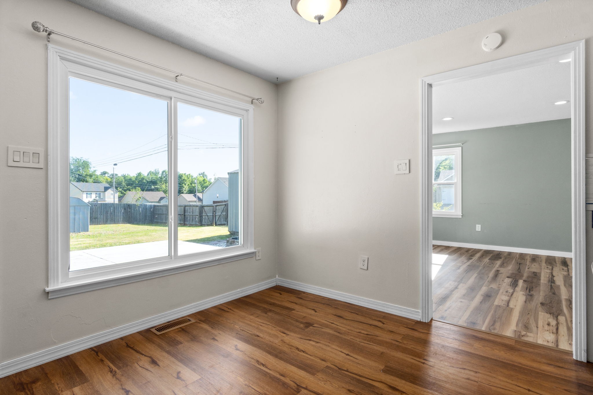 539 Inver Ln Property Photo 12