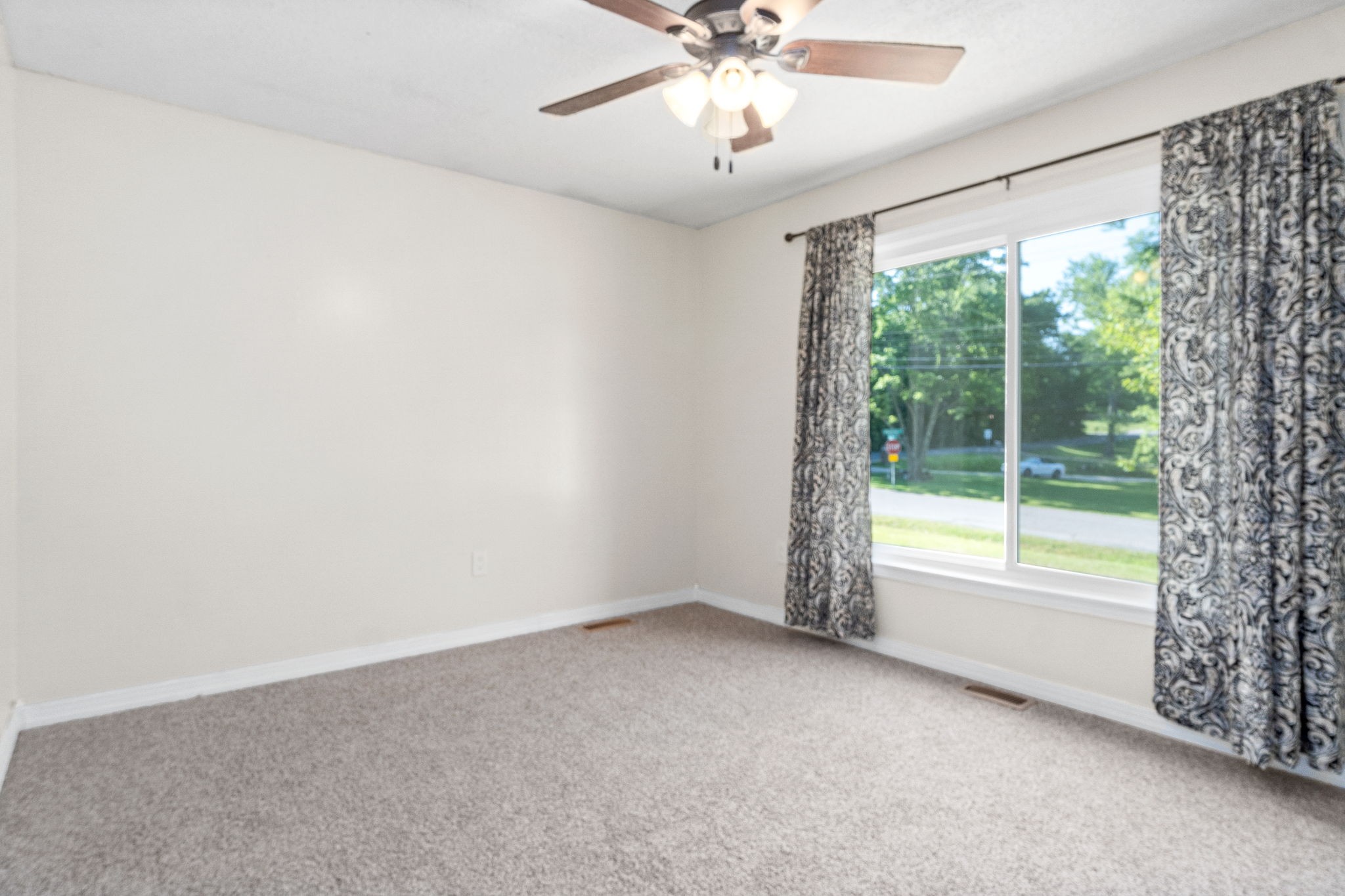539 Inver Ln Property Photo 13