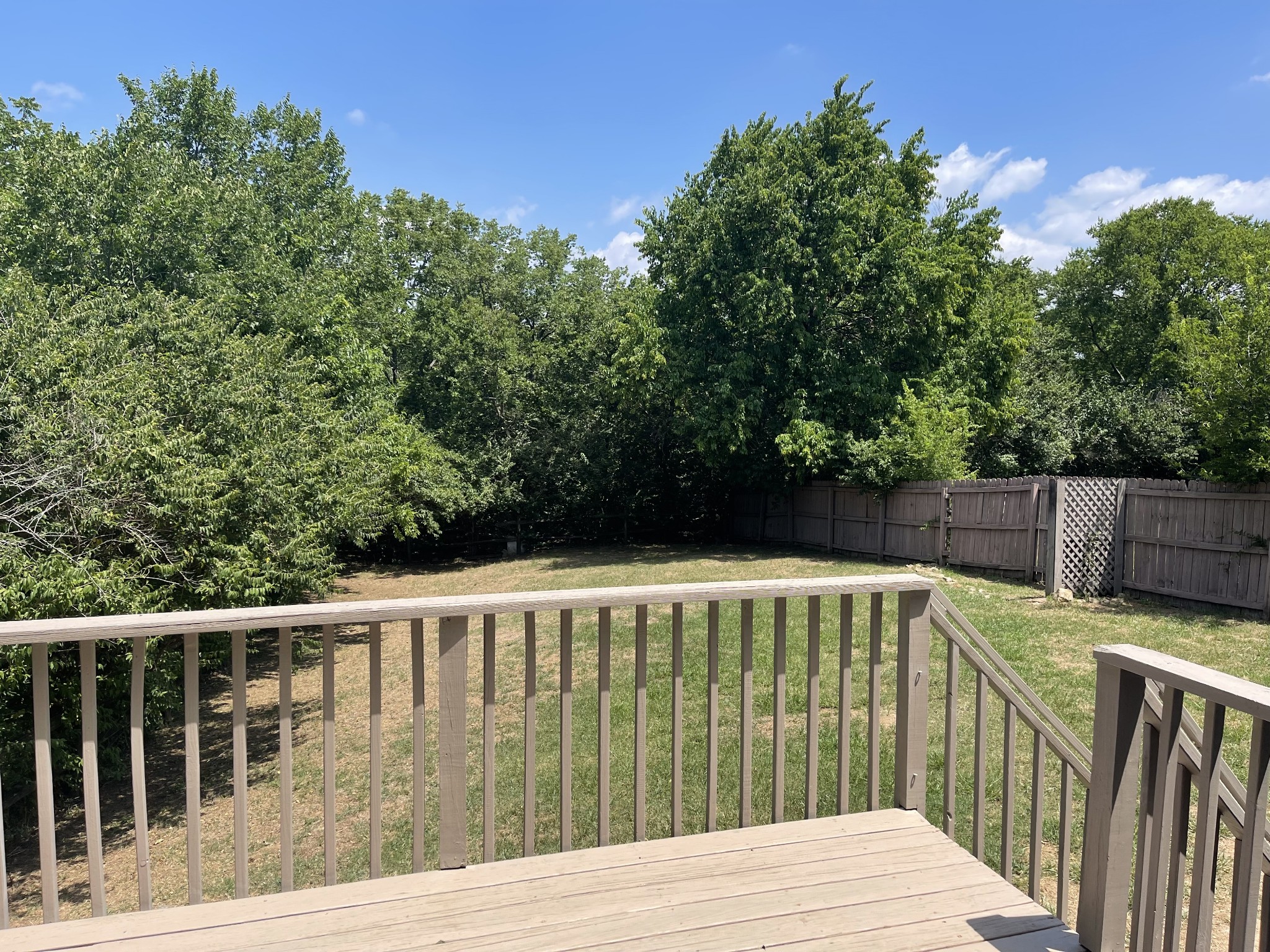 428 Newton Ct Property Photo 6