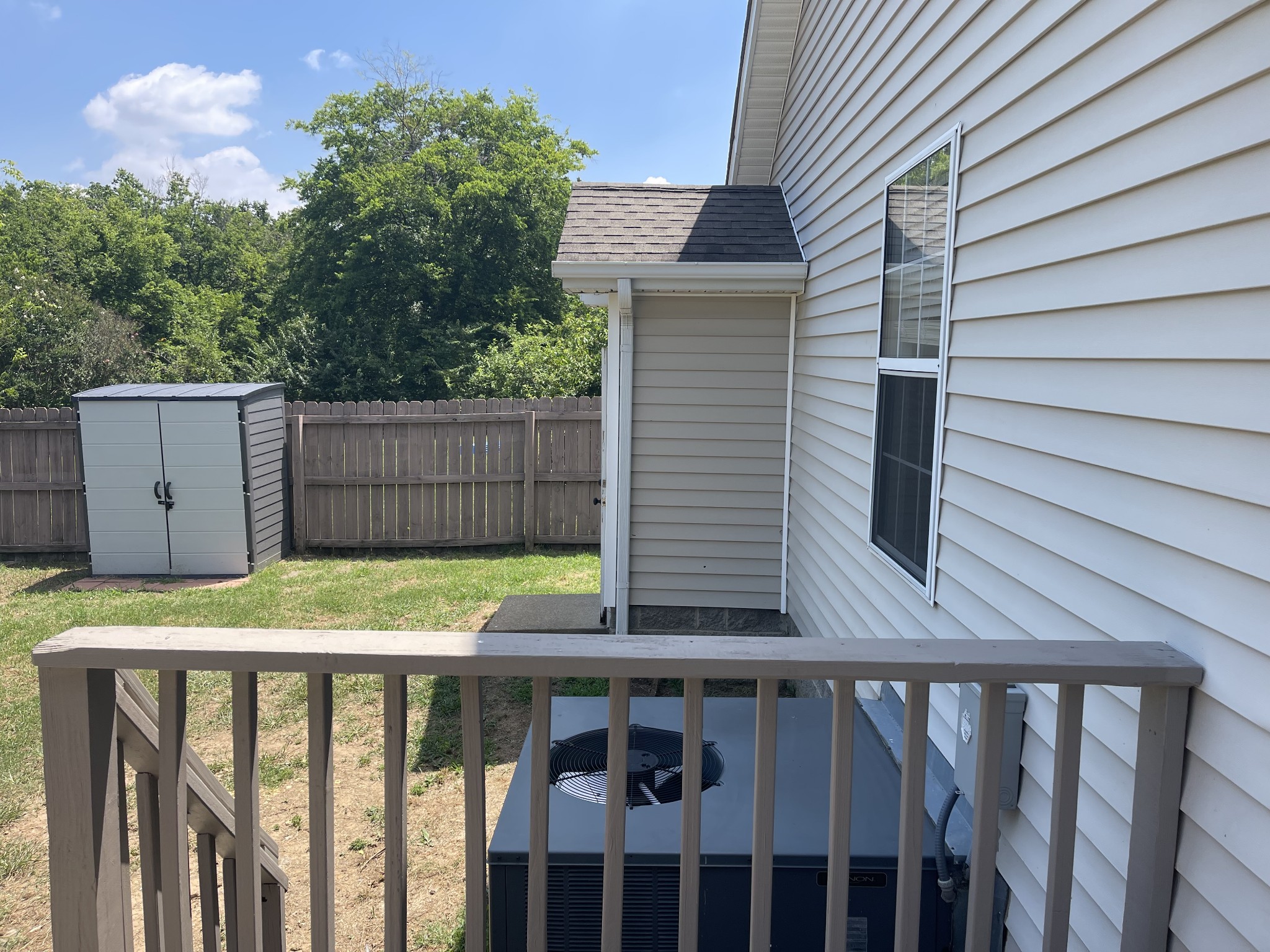 428 Newton Ct Property Photo 7