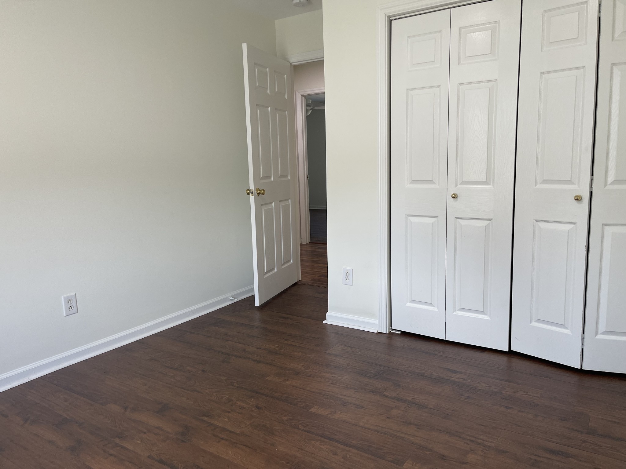 428 Newton Ct Property Photo 9