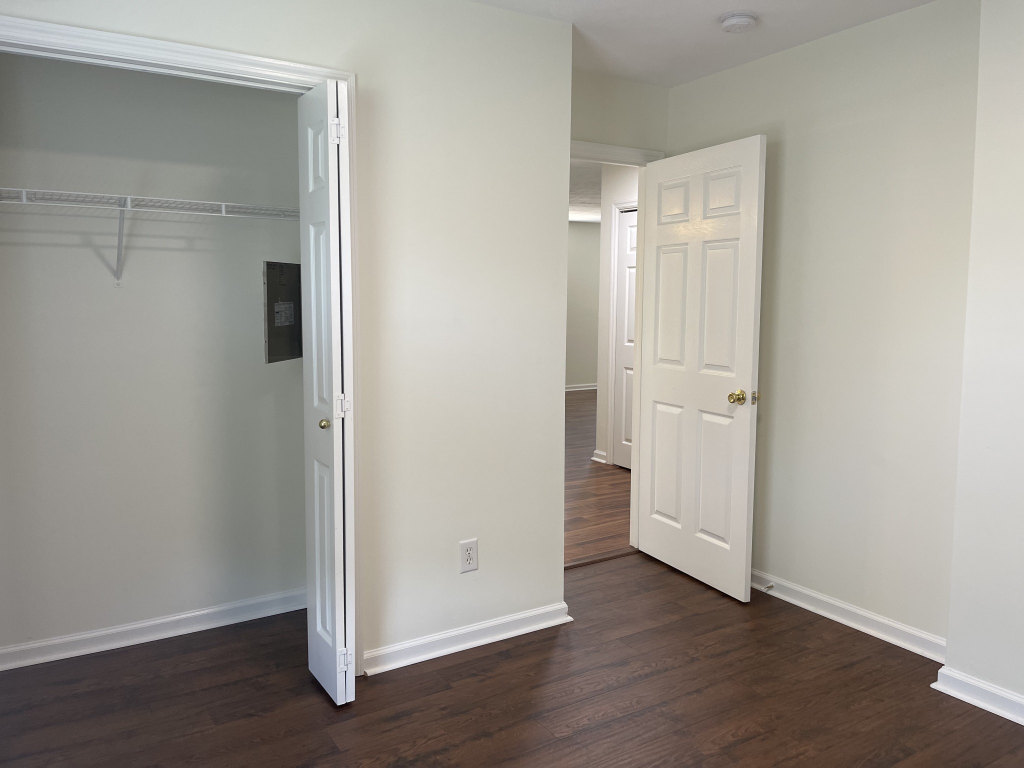 428 Newton Ct Property Photo 12