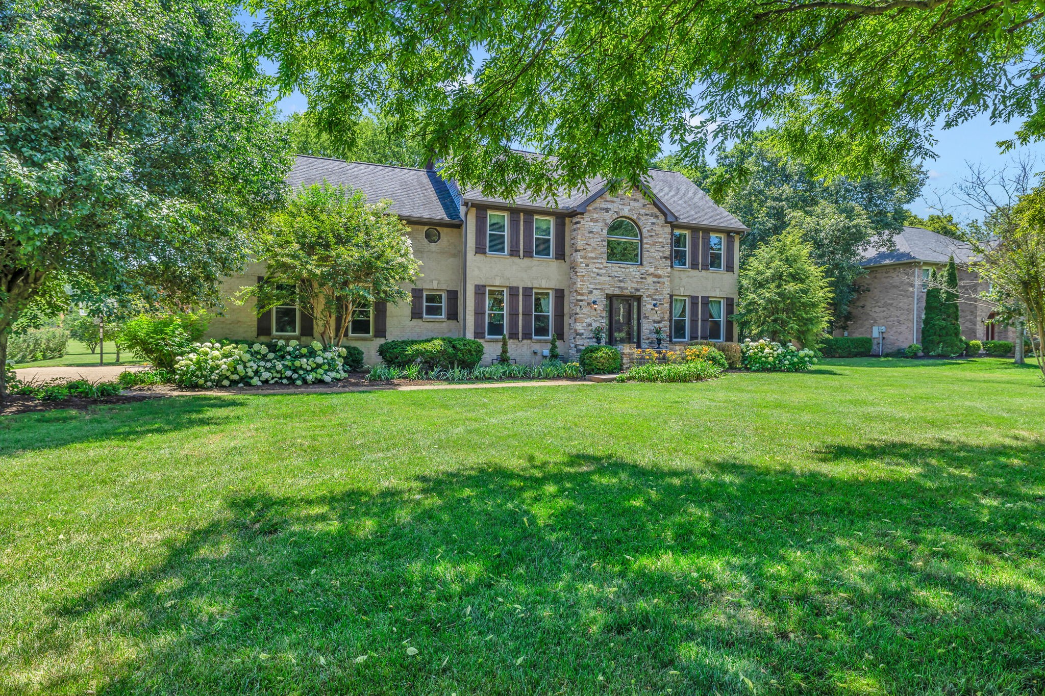 1620 Oakhall Dr Property Photo 2