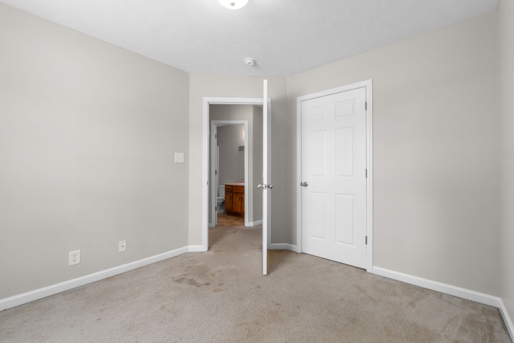 309 Grant Ave Property Photo 18