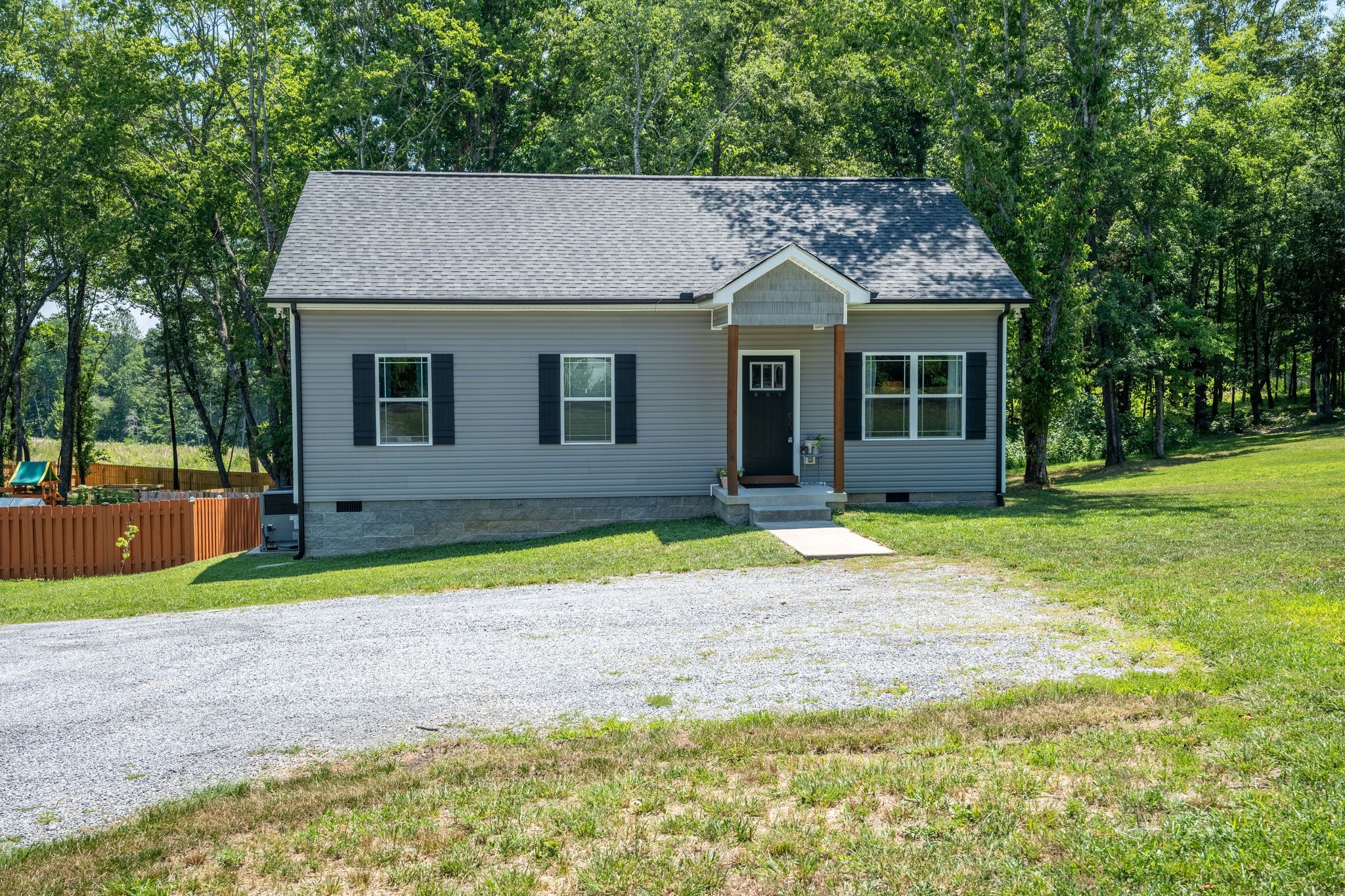 1236 N Charlotte St Property Photo 1