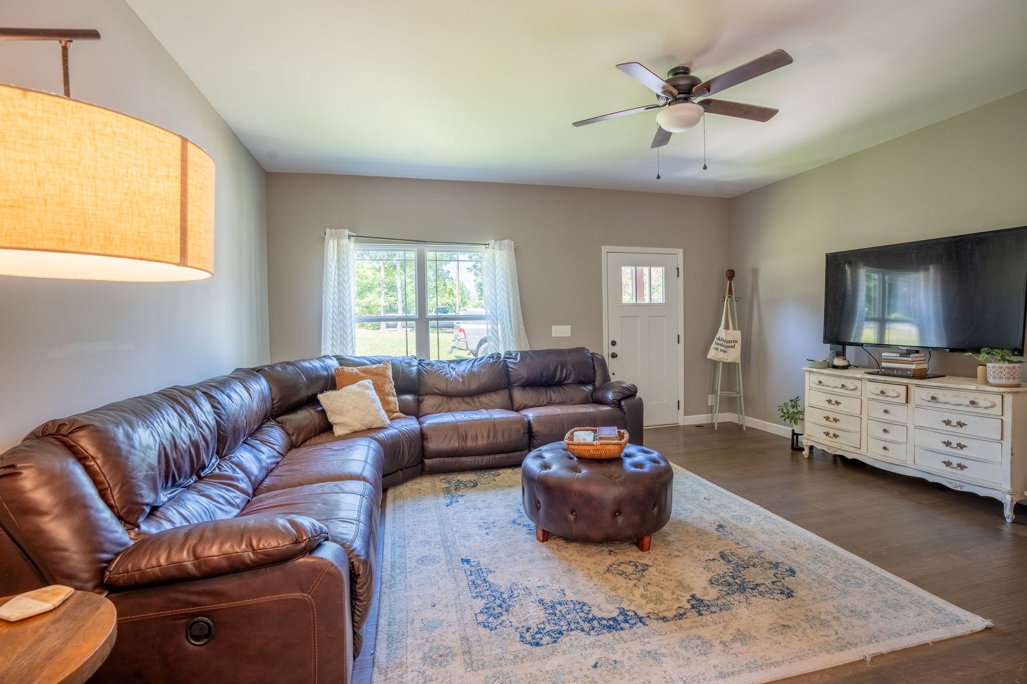 1236 N Charlotte St Property Photo 6
