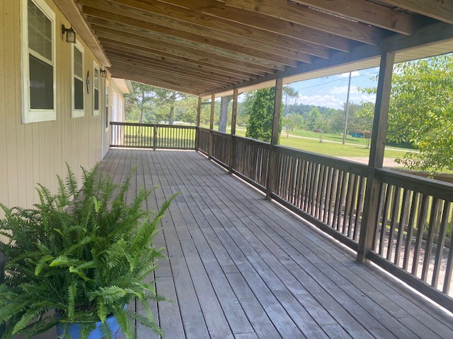 25 Smith Ln Property Photo 3