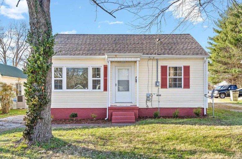 2805 Kenwood Dr Property Photo 2