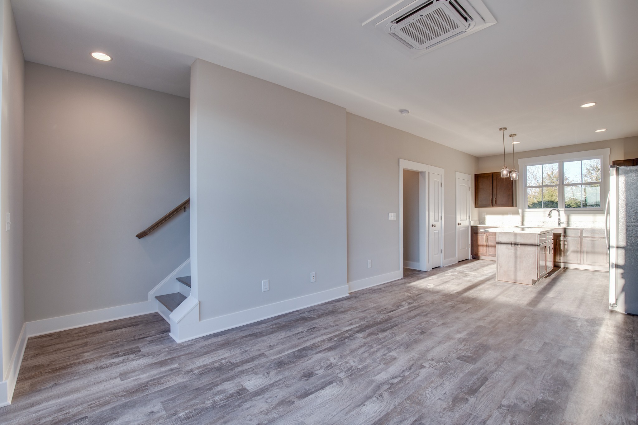 303 Harper Lndg Property Photo 4