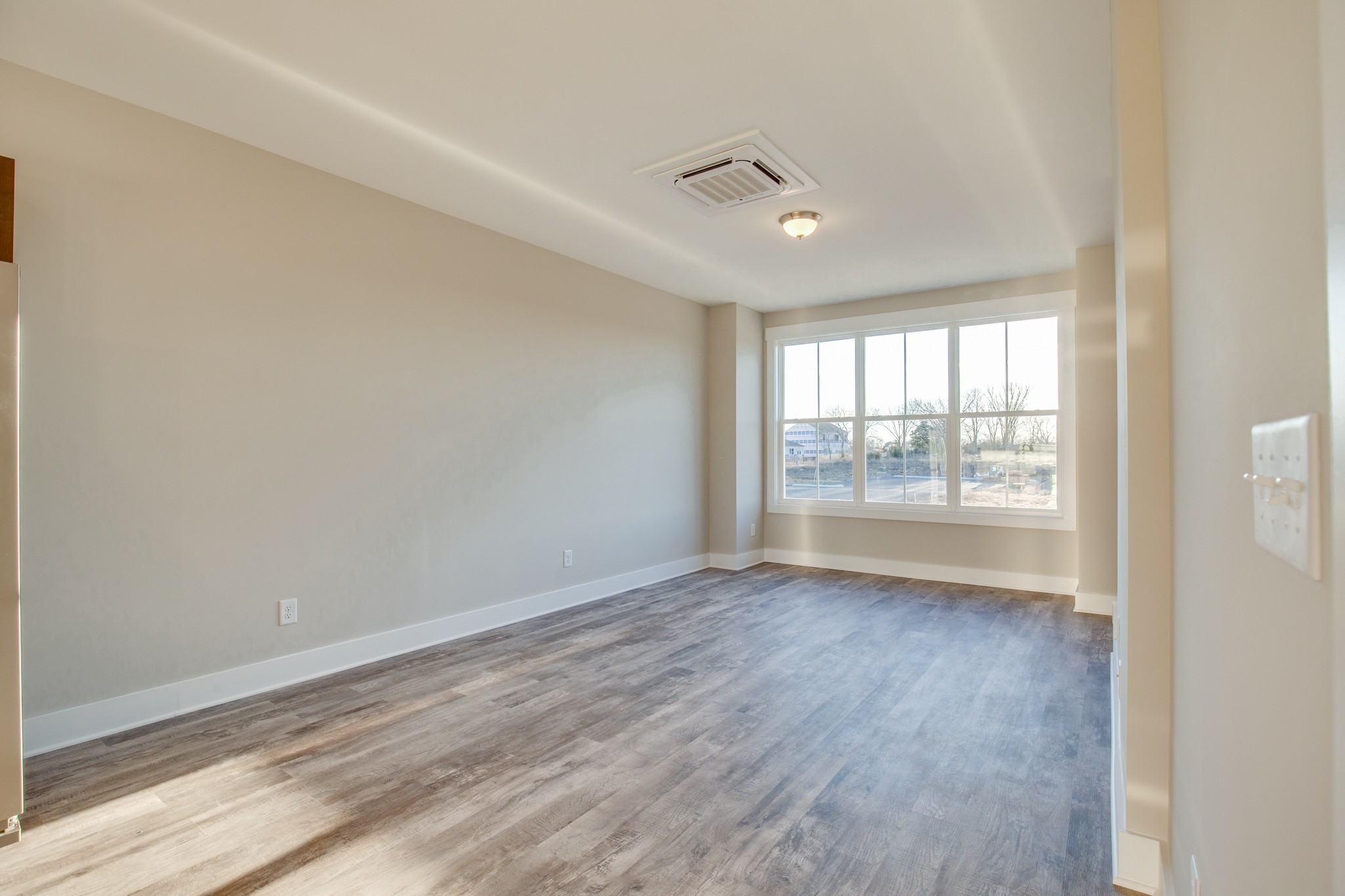 303 Harper Lndg Property Photo 5
