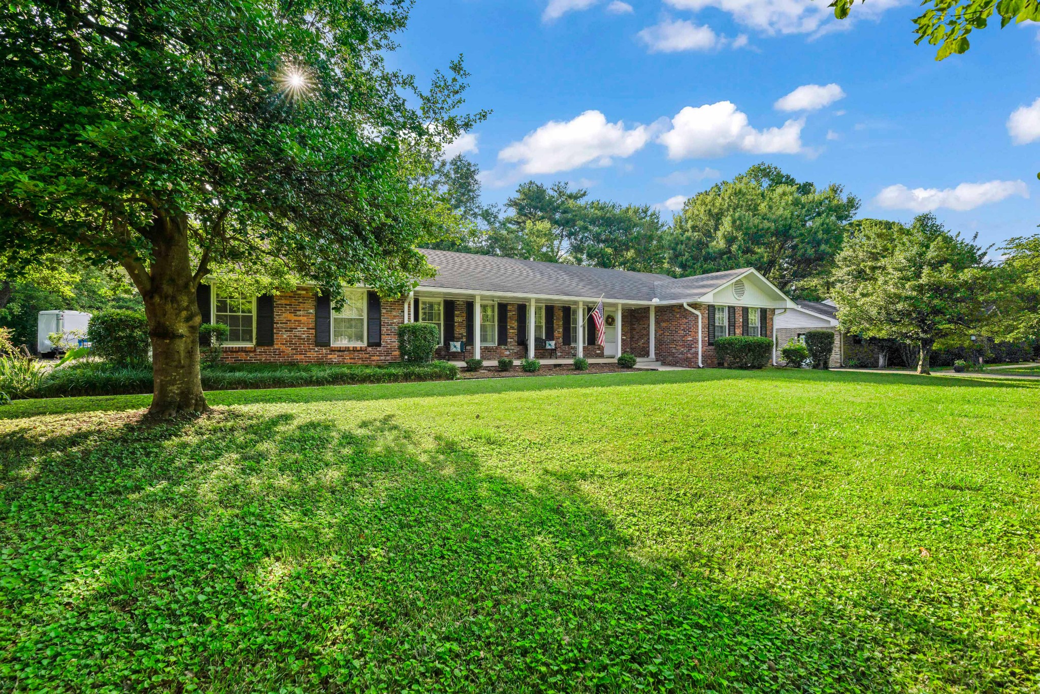 1110 Houston Dr Property Photo 3