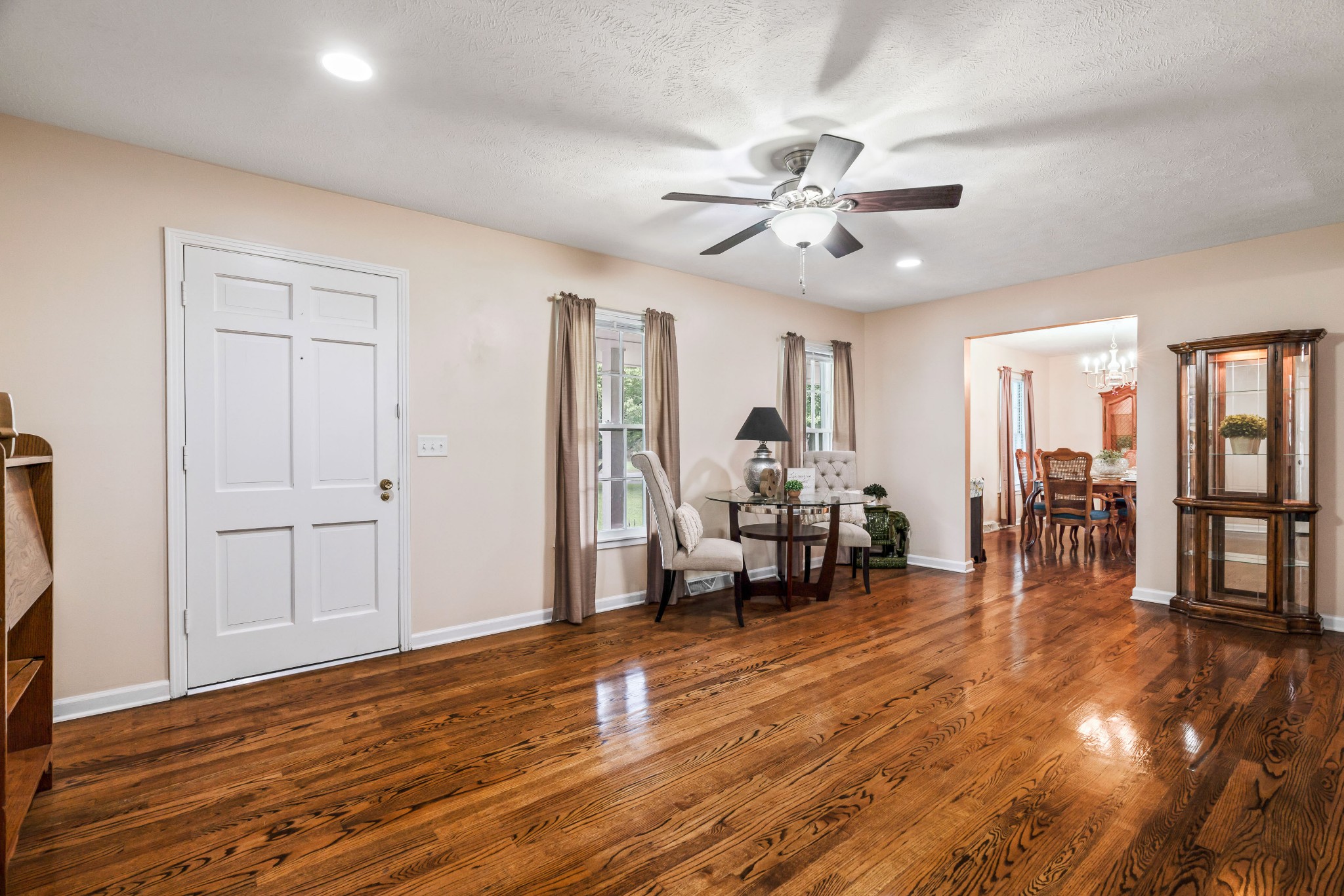 1110 Houston Dr Property Photo 6