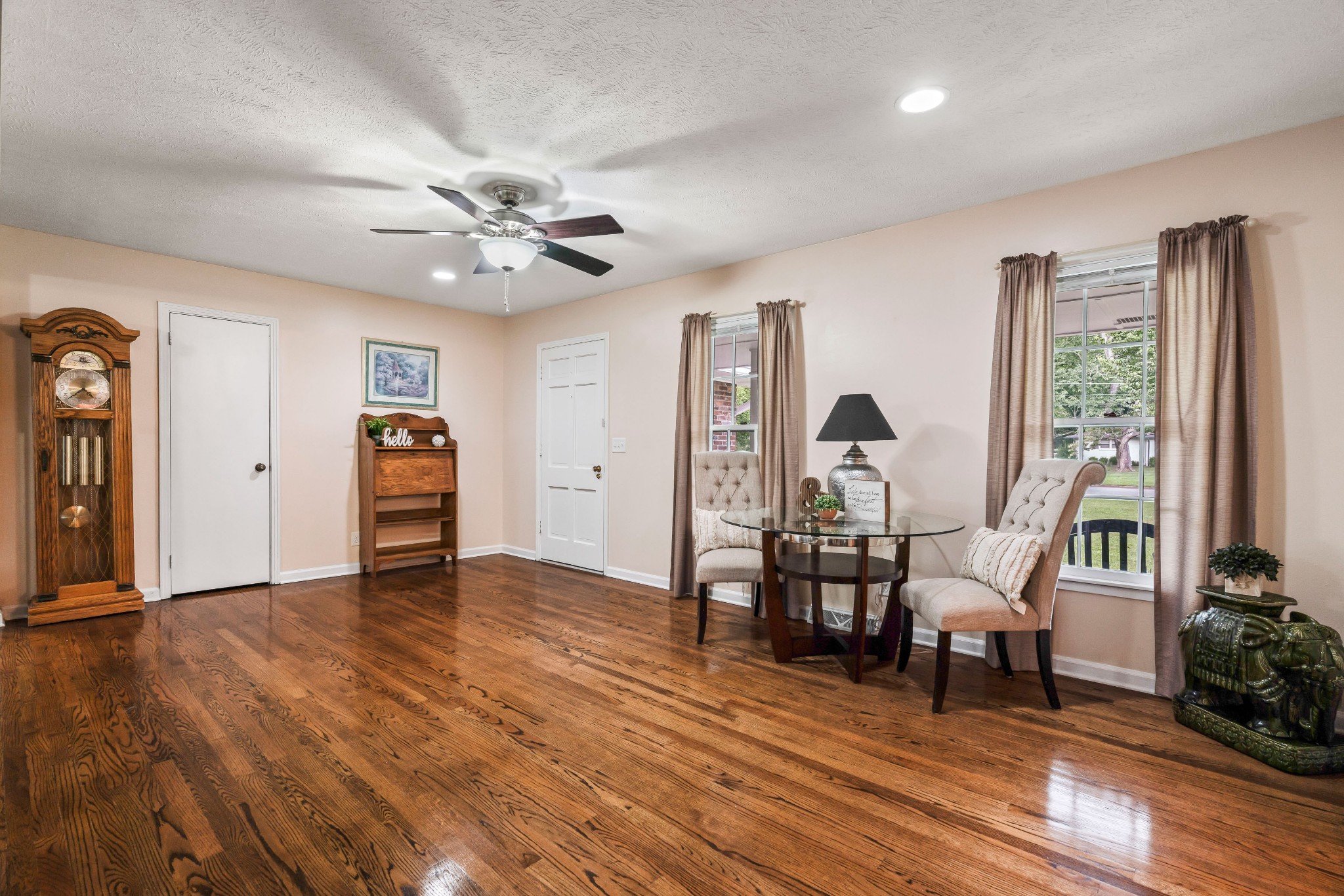 1110 Houston Dr Property Photo 8
