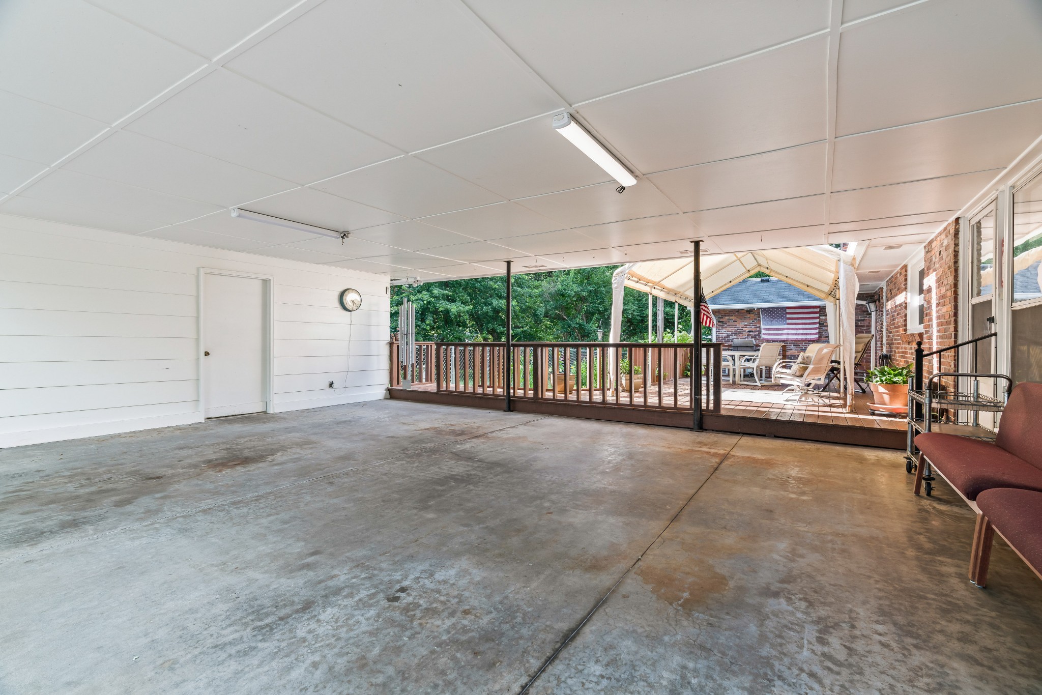 1110 Houston Dr Property Photo 48