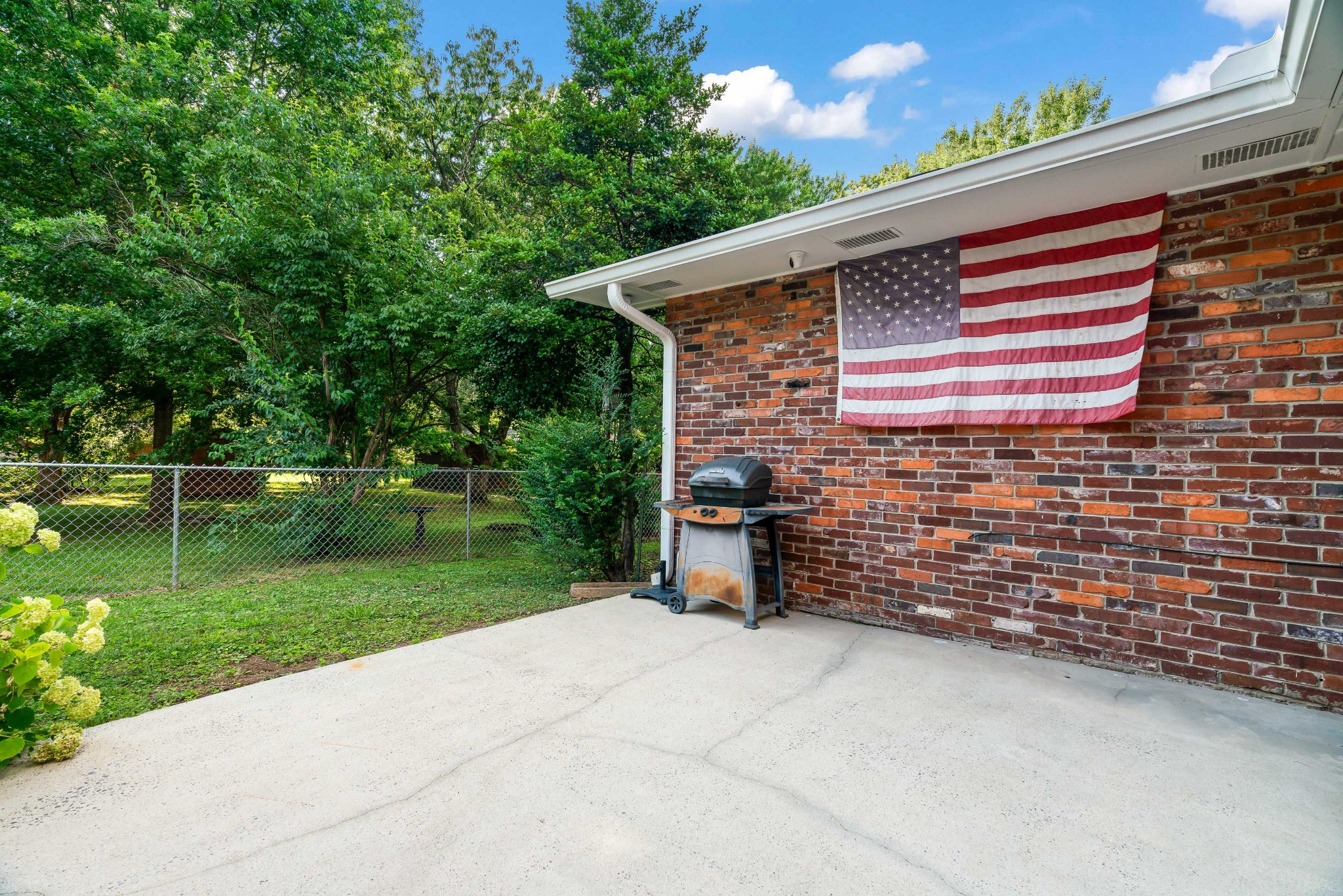 1110 Houston Dr Property Photo 52