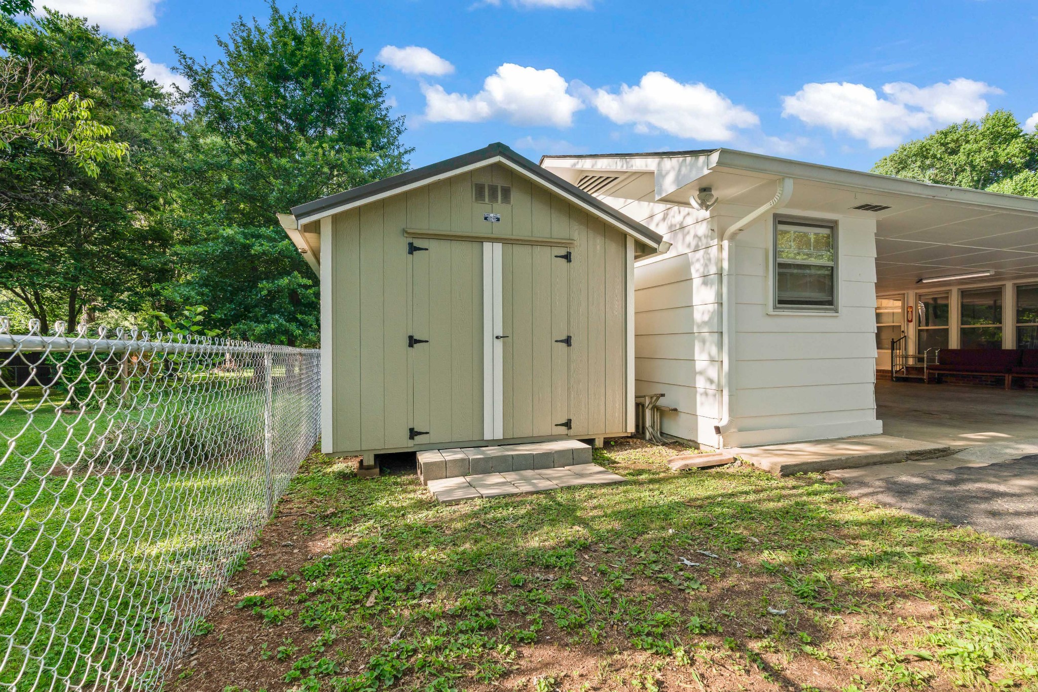 1110 Houston Dr Property Photo 55