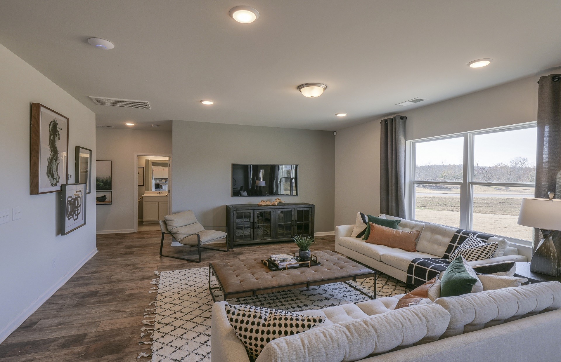421 Jet Stream Drive Property Photo 14