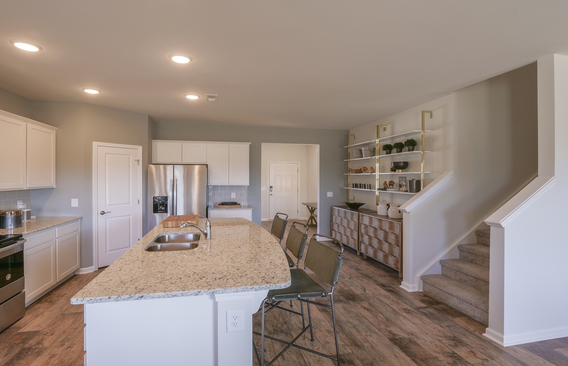 421 Jet Stream Drive Property Photo 18