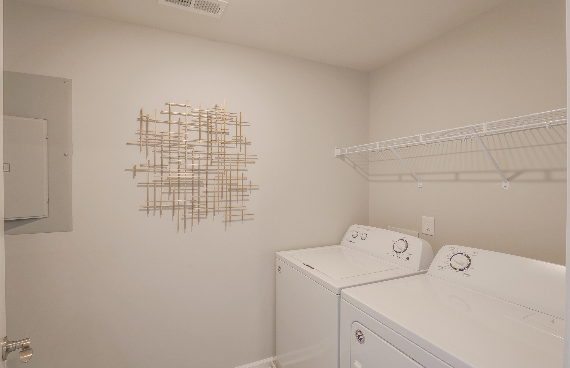 421 Jet Stream Drive Property Photo 32