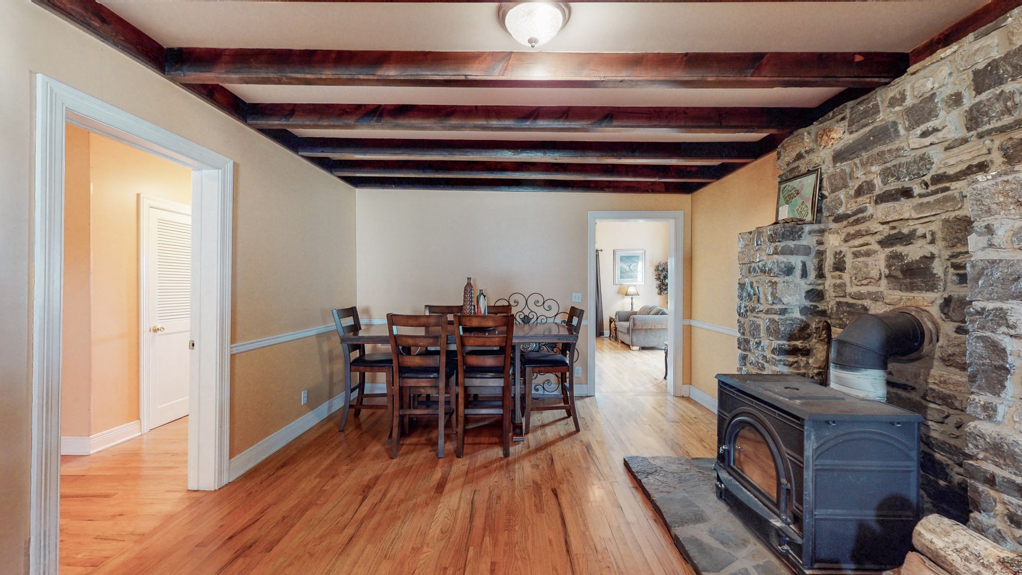8247 Hawkins Rd Property Photo 4