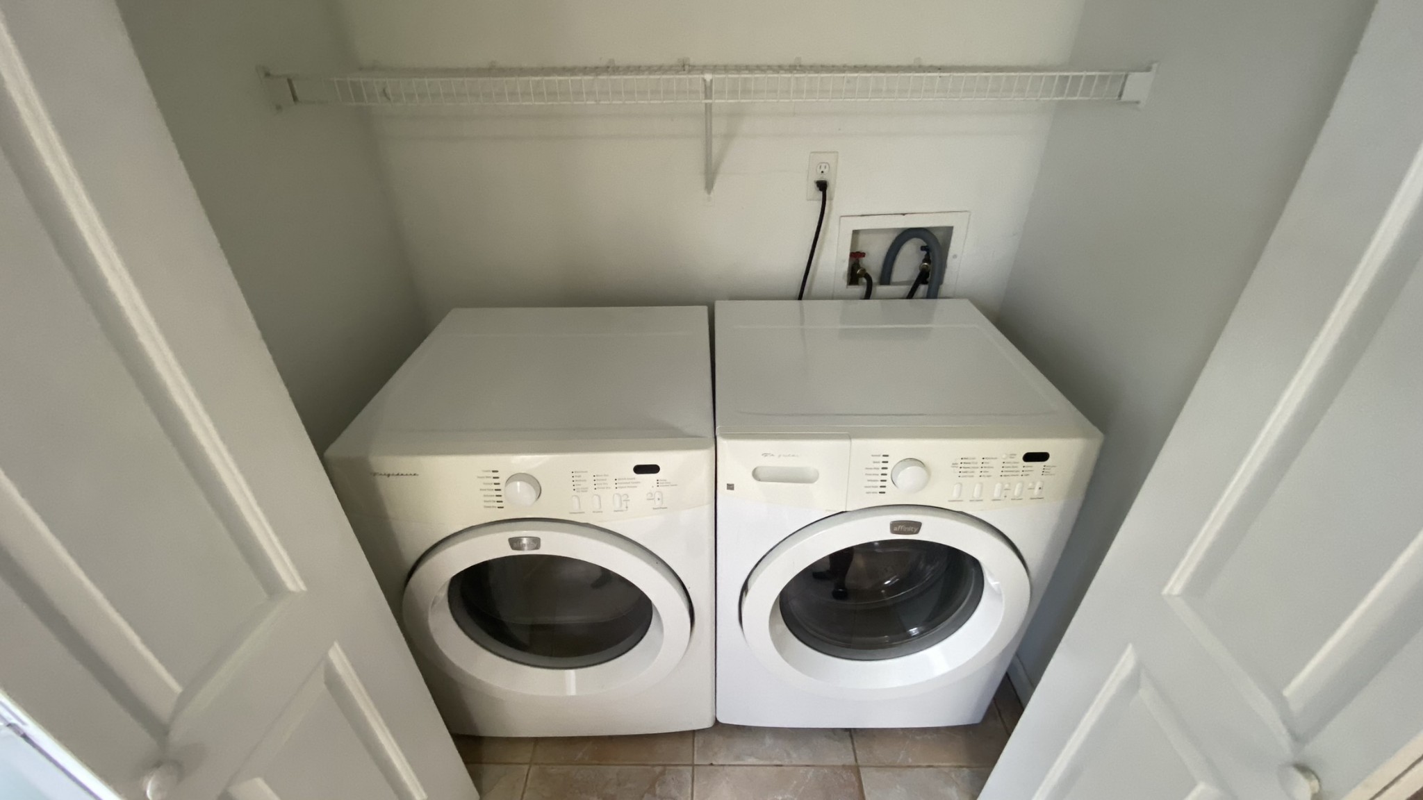 123 Ballygar St Property Photo 3