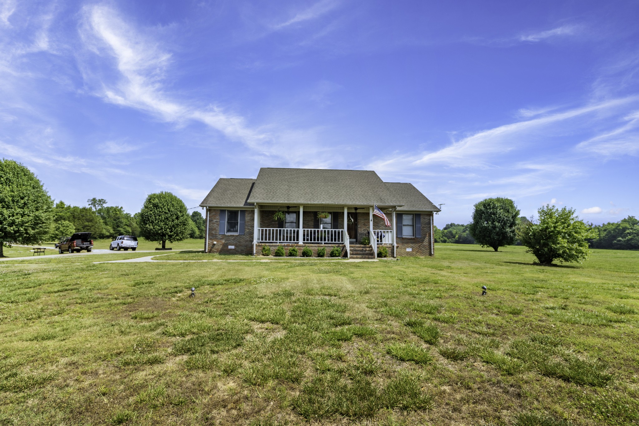 2285 Crescentview Rd Property Photo 1