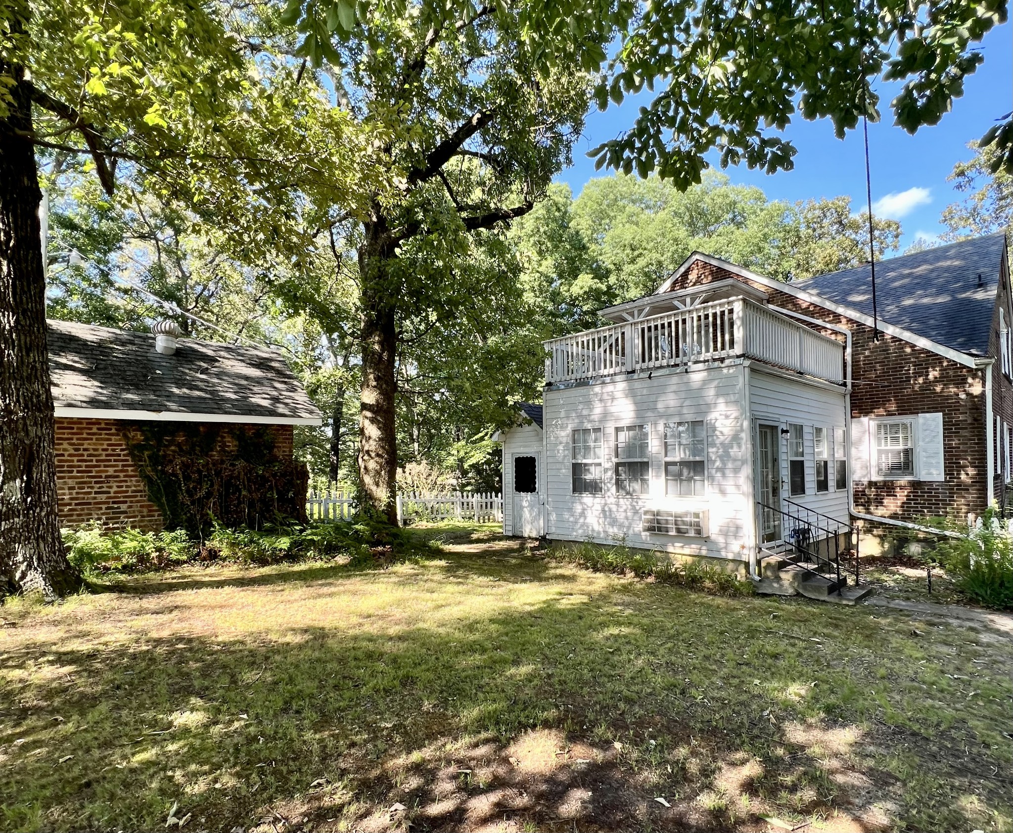 408 N Park St Property Photo 5