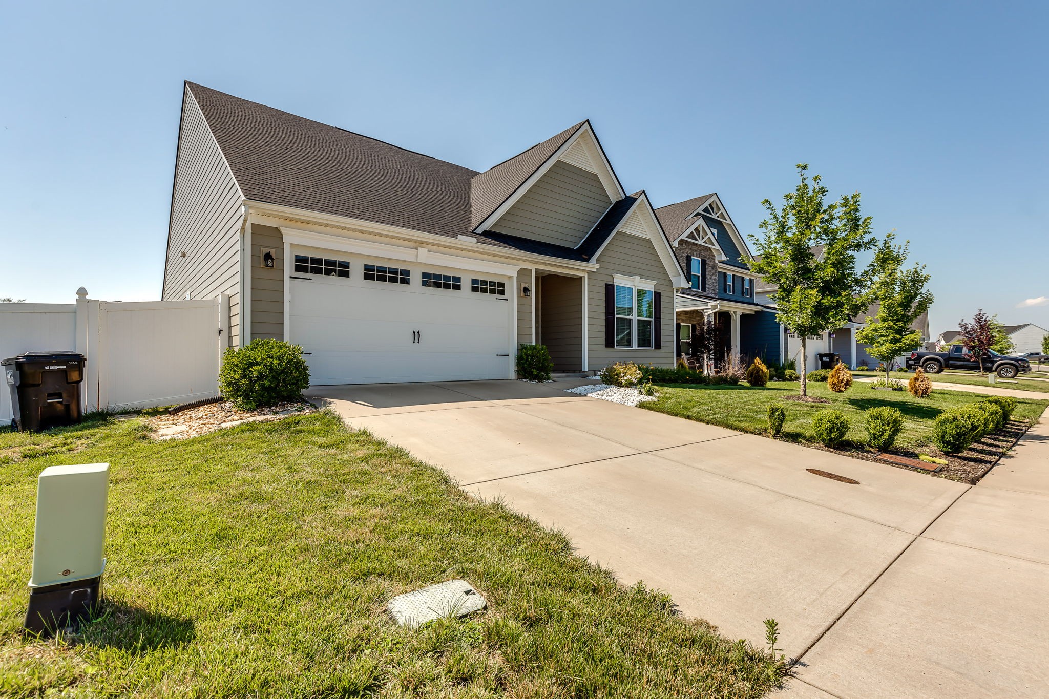 2932 Bluestem Ln Property Photo 2