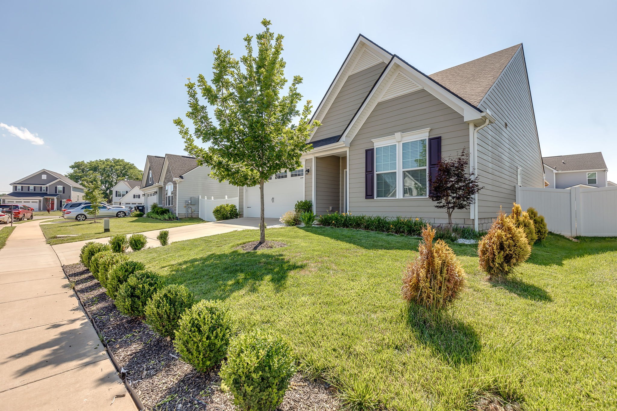2932 Bluestem Ln Property Photo 3