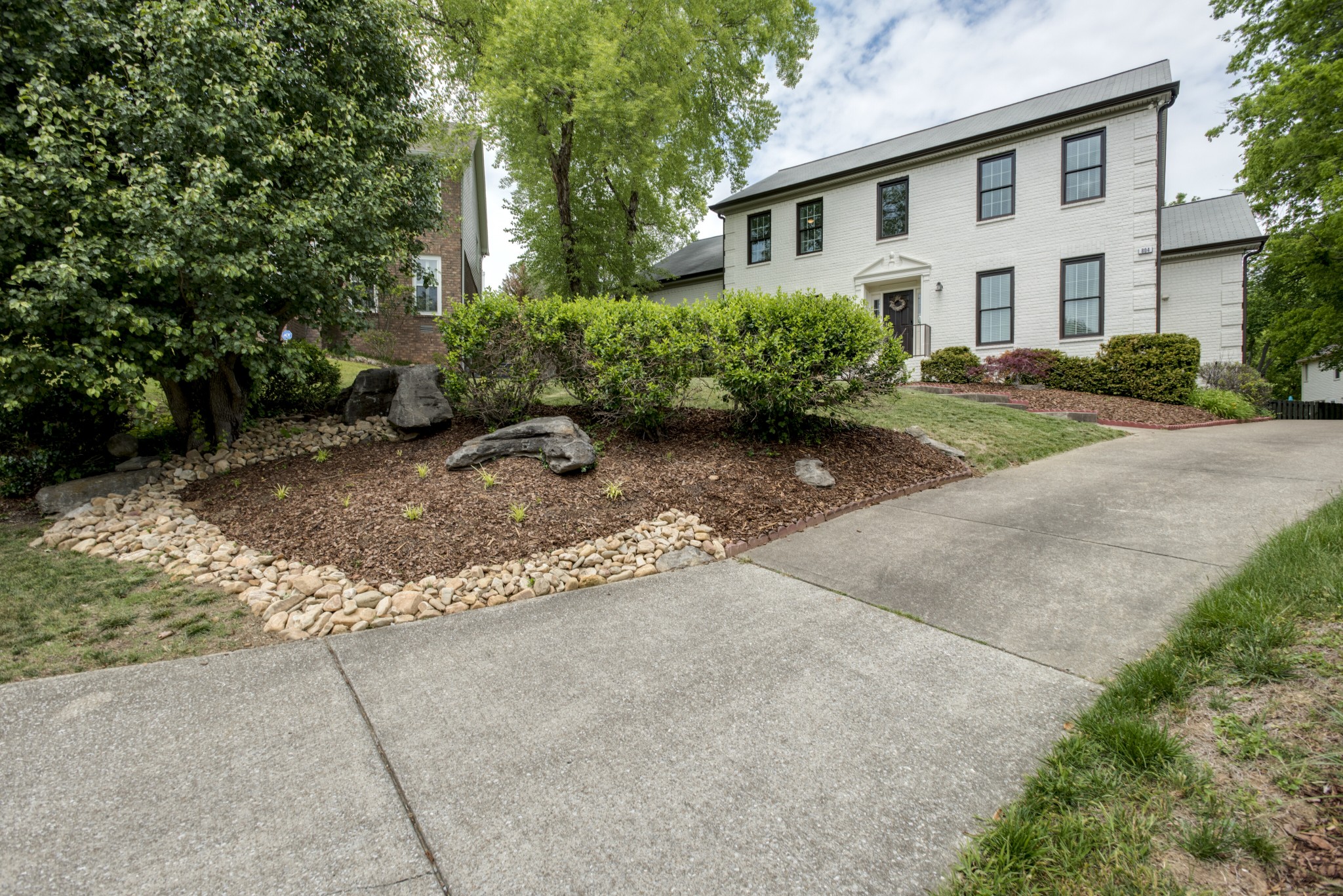 804 Old Thrasher Ct Property Photo 2