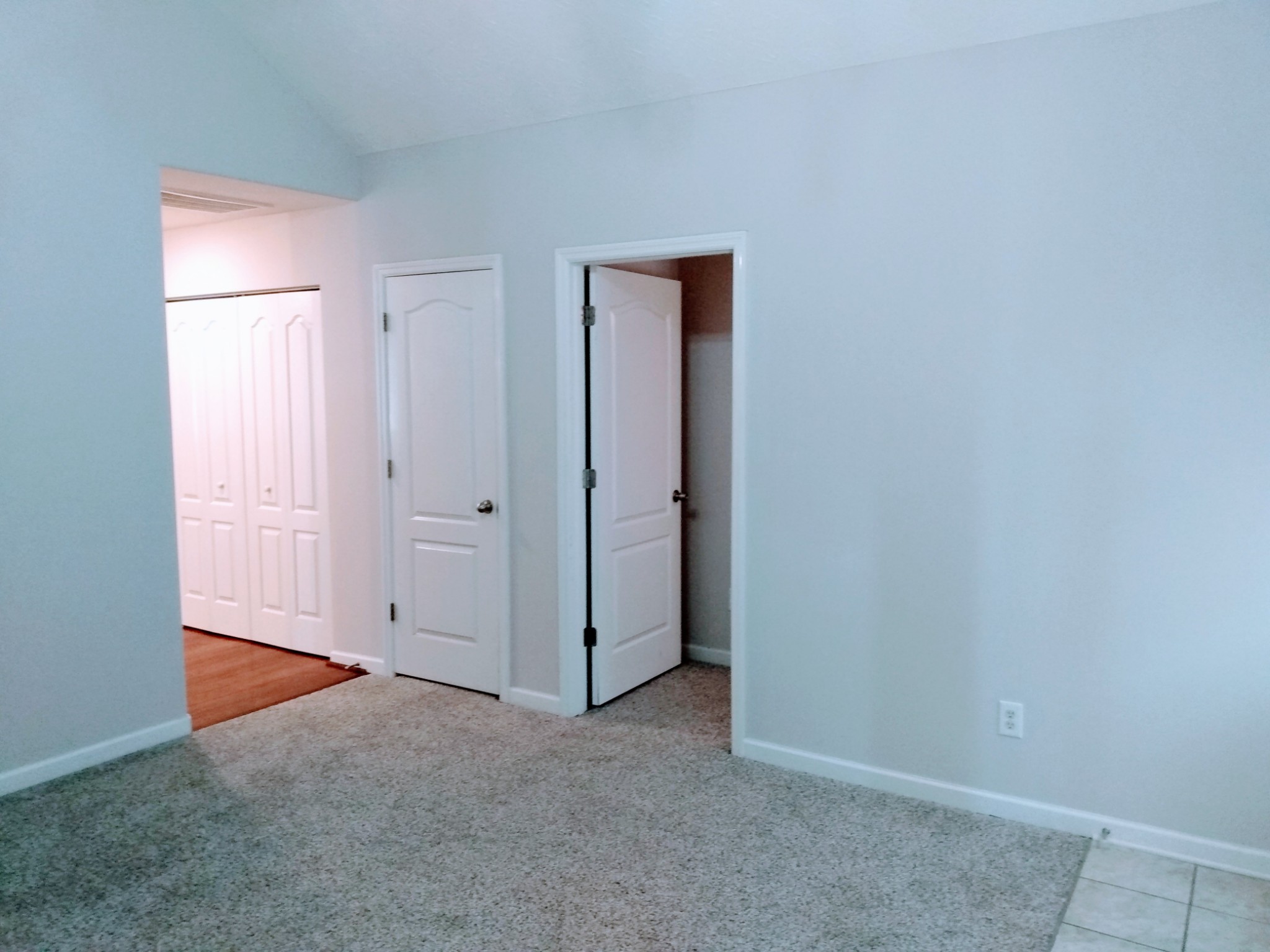 546 Albion Cir Property Photo 4