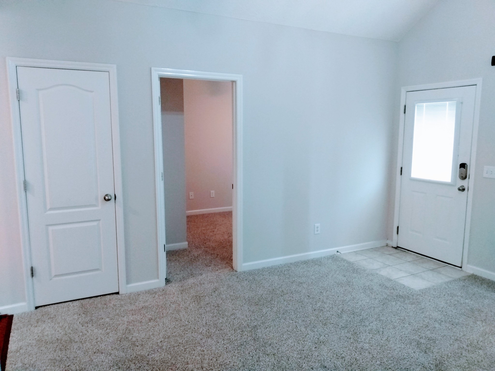 546 Albion Cir Property Photo 5
