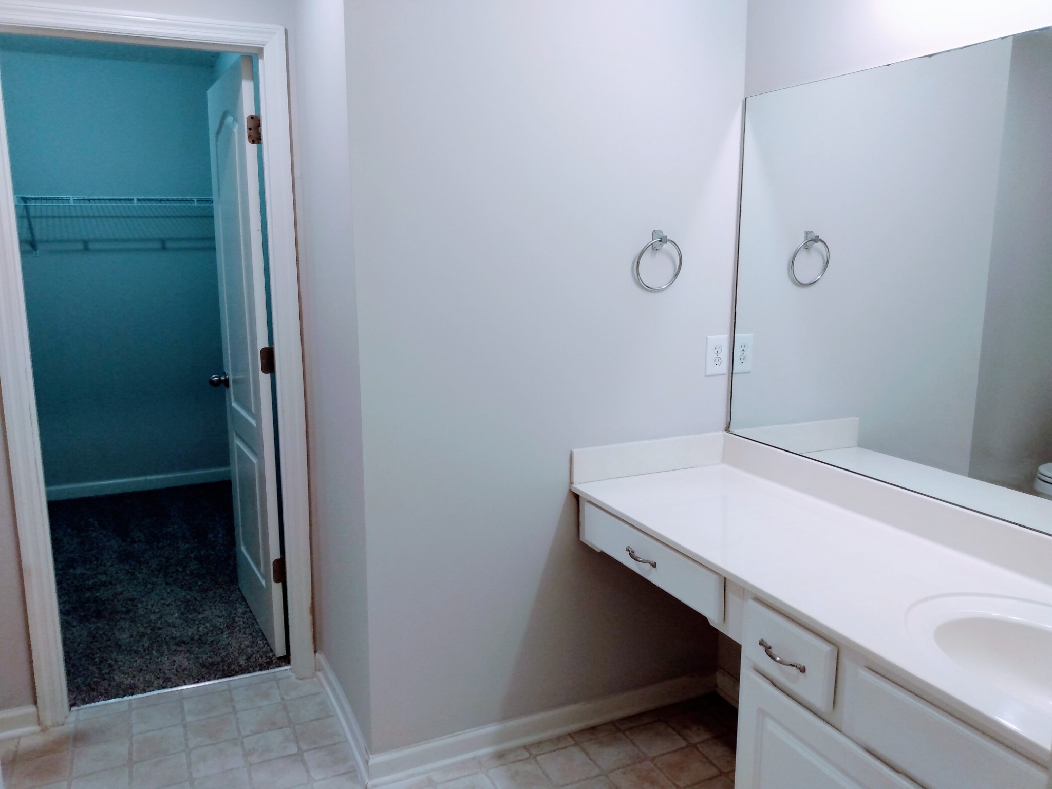 546 Albion Cir Property Photo 12