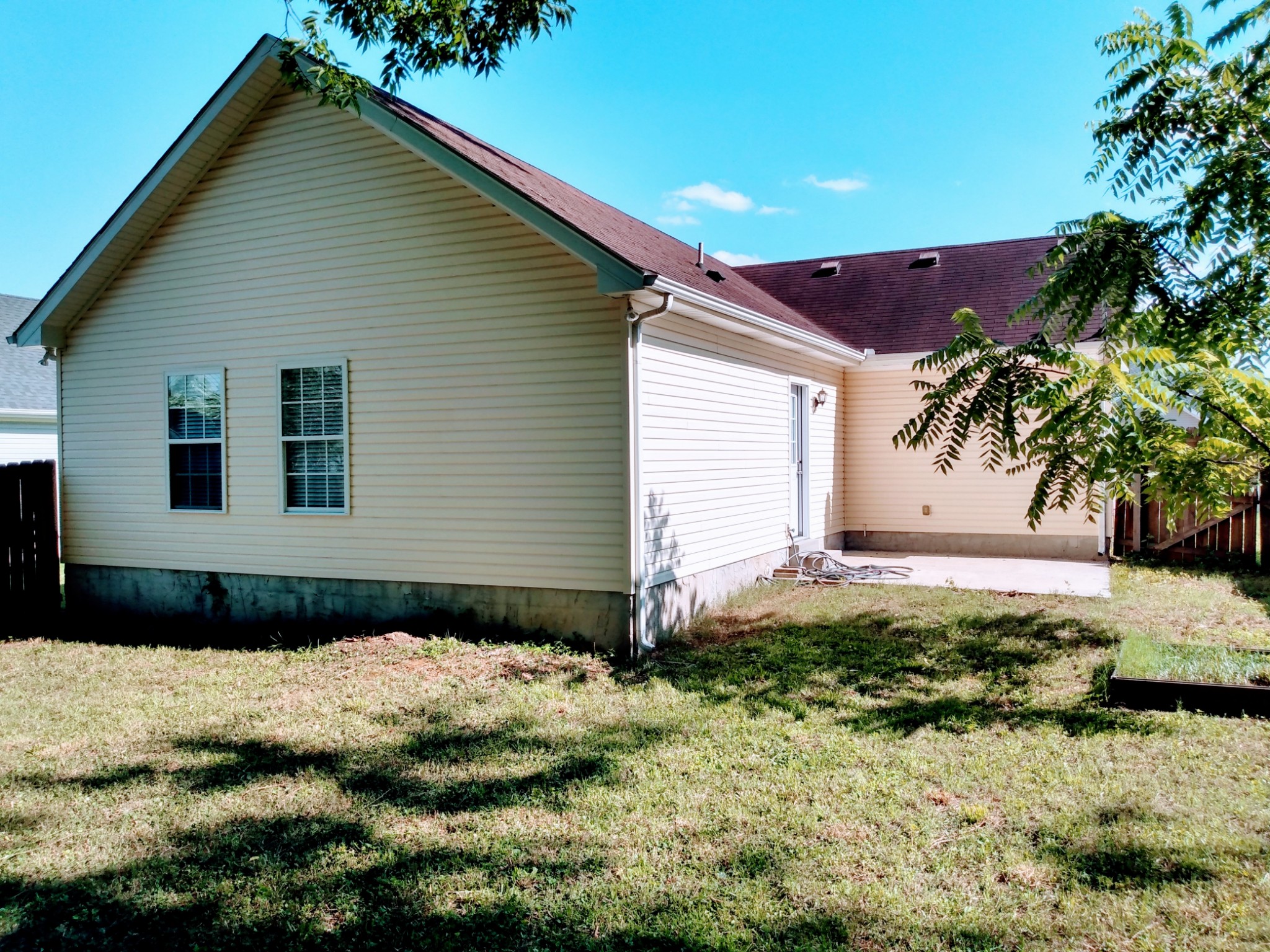546 Albion Cir Property Photo 18