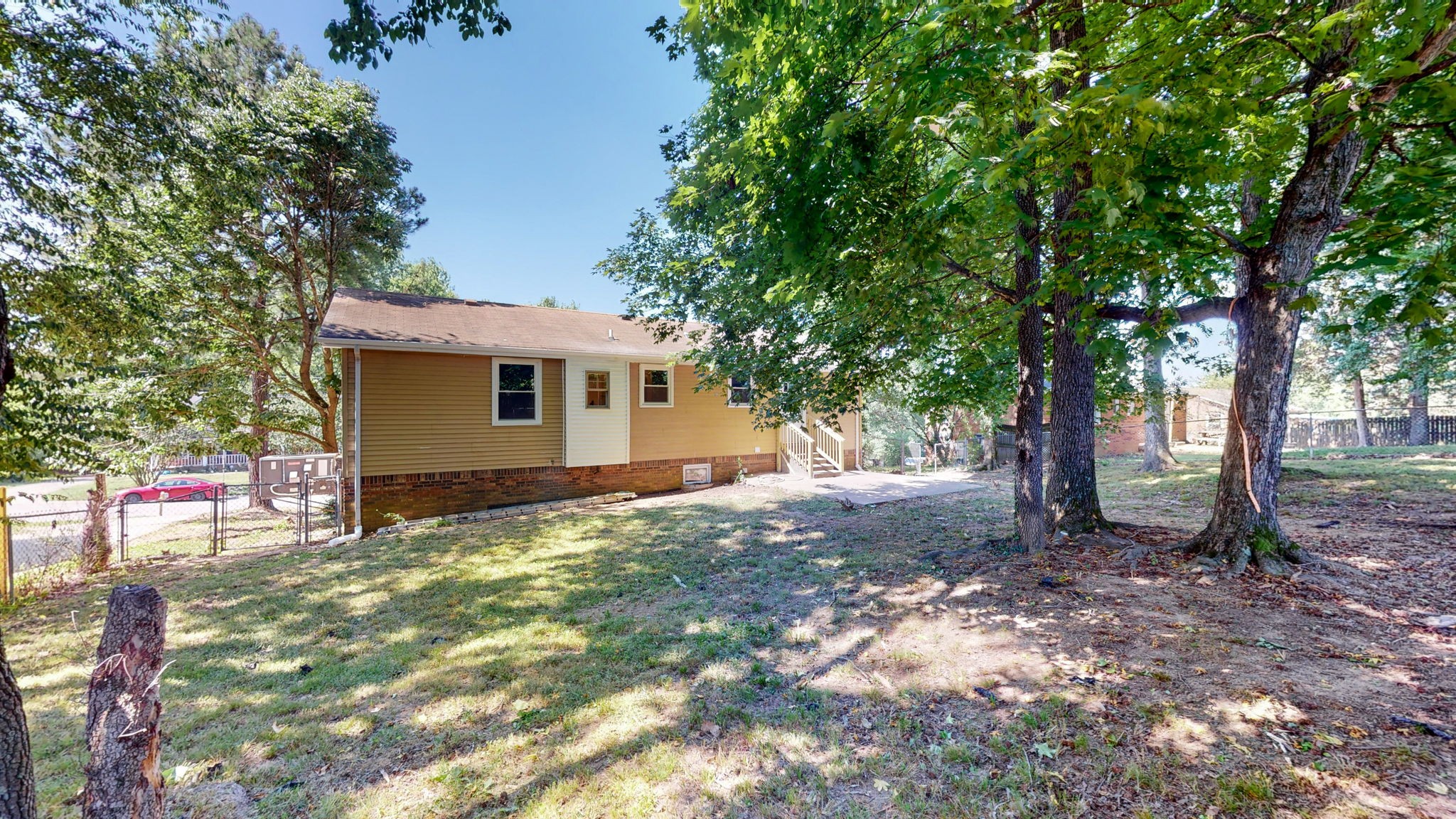 349 Greenleaf Ln Property Photo 40