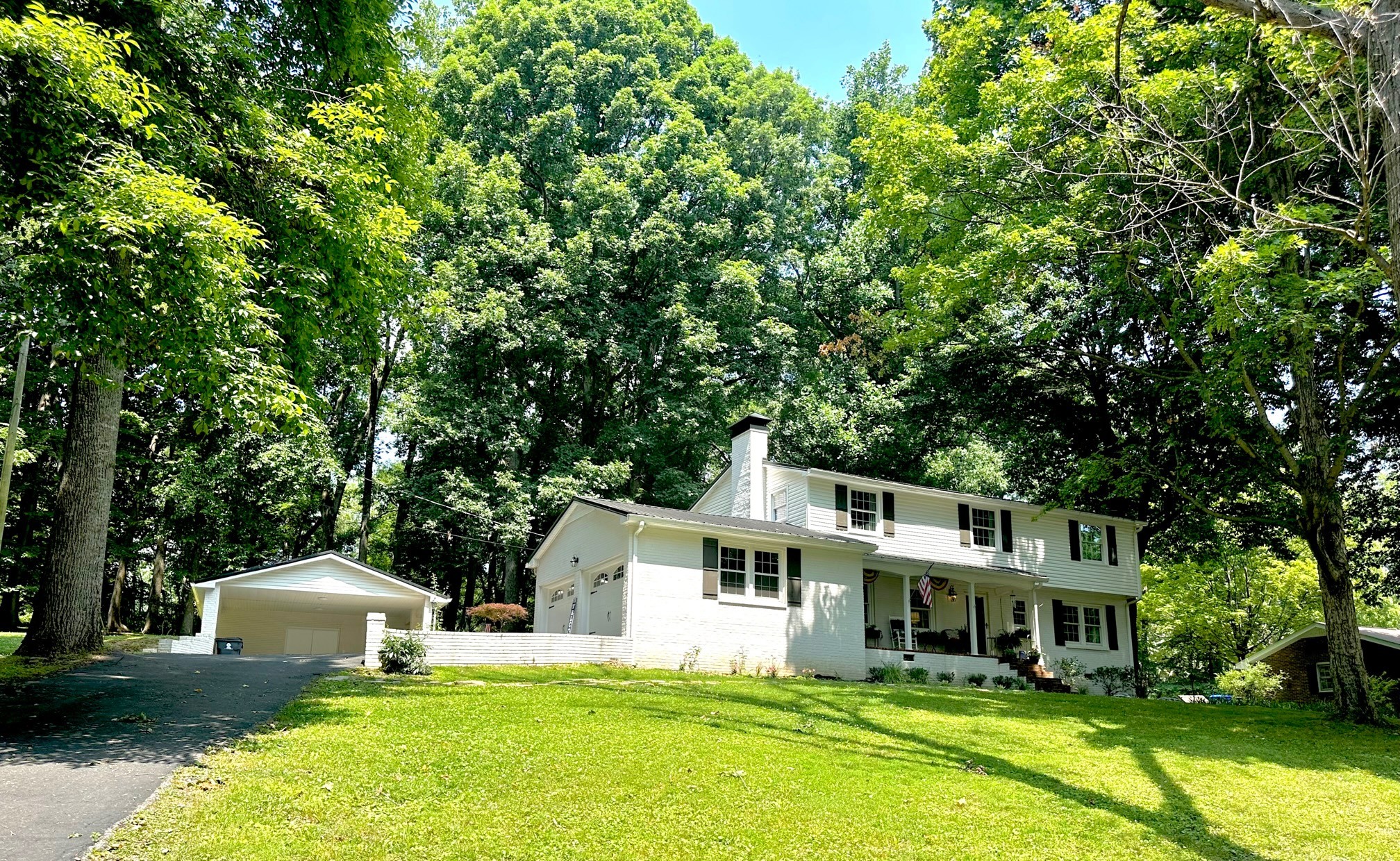 312 Hillwood Dr Property Photo 1