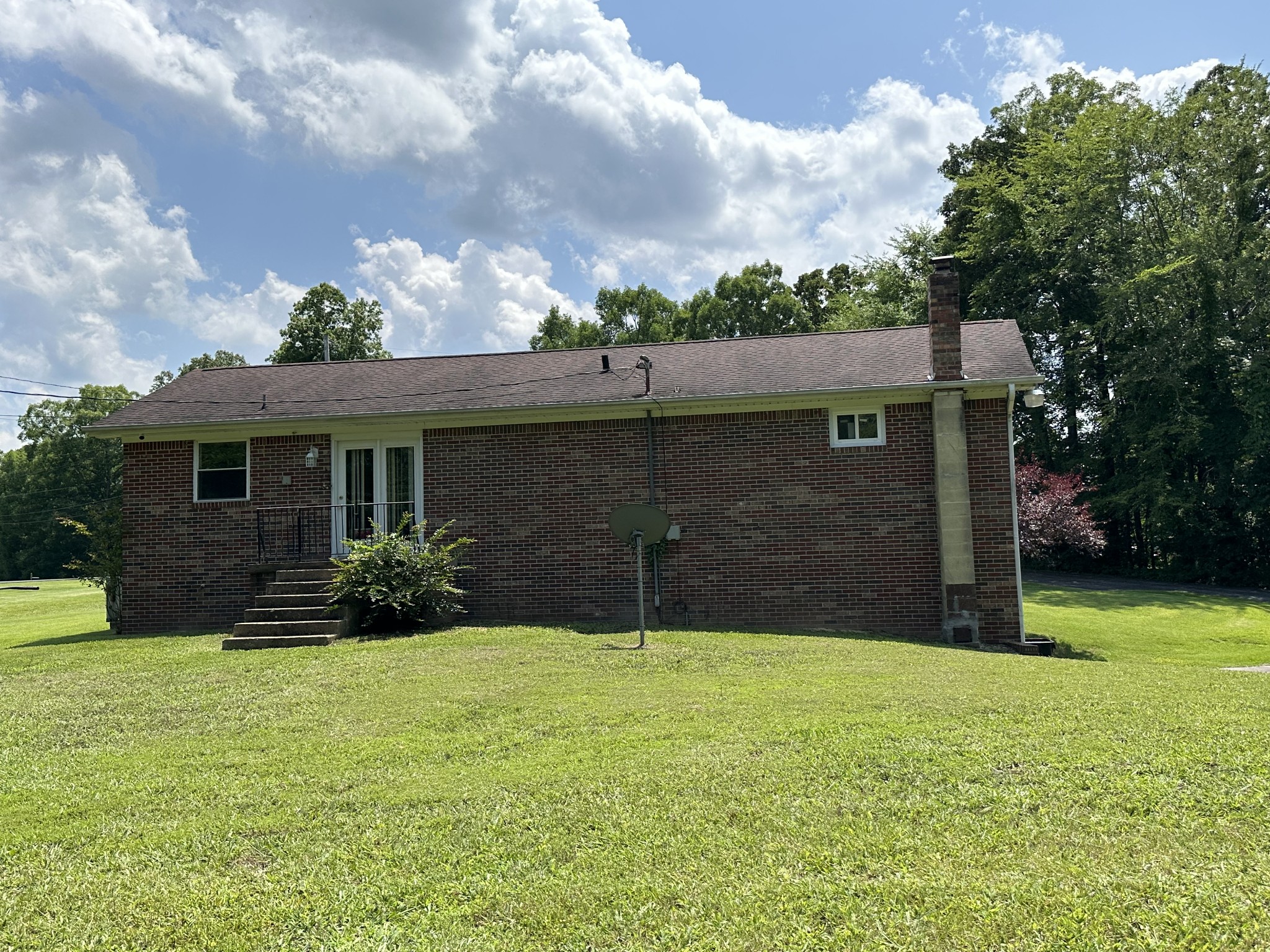 720 Oakland Dr Property Photo 6