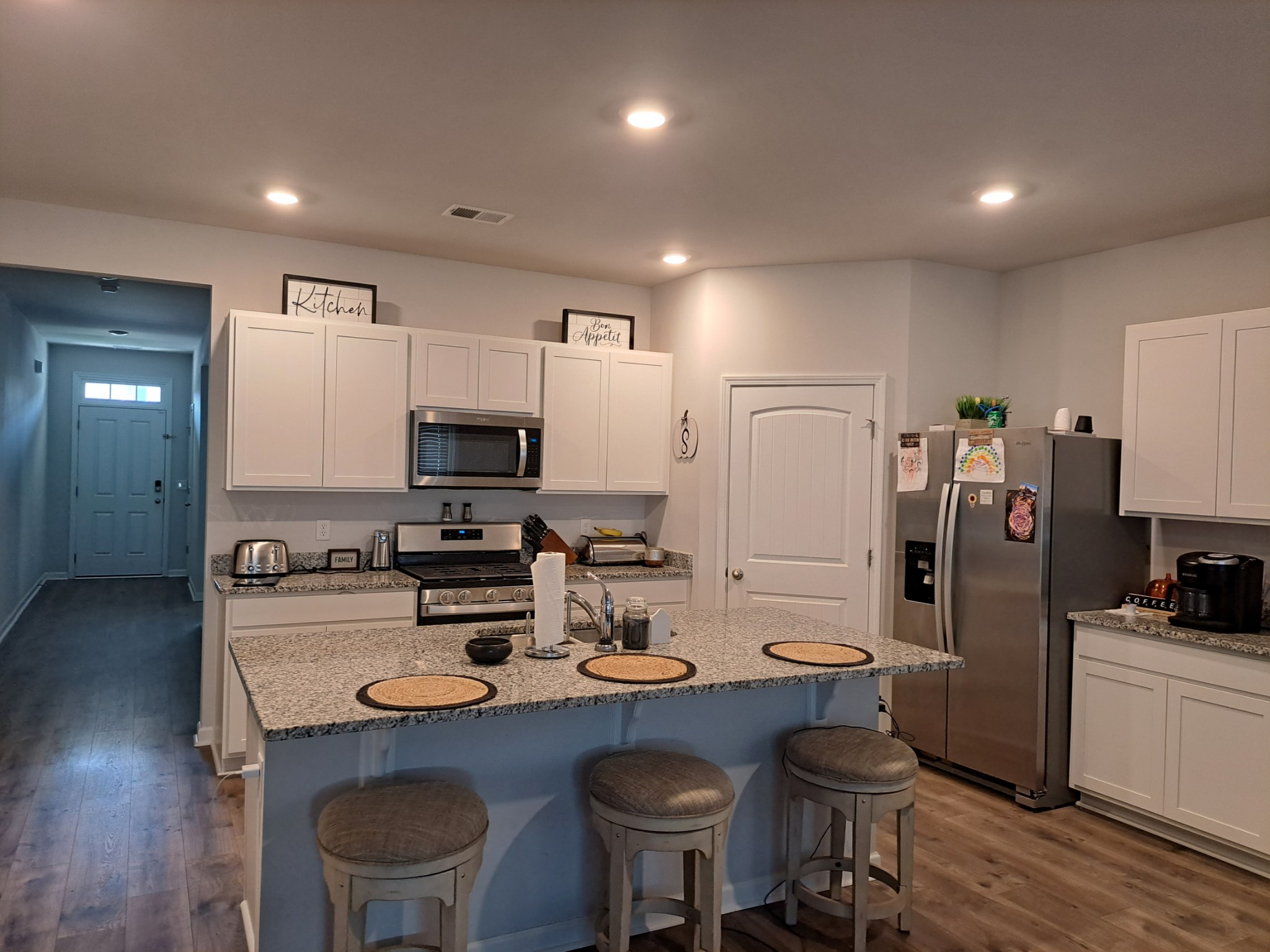 4050 Beach Way Property Photo 7
