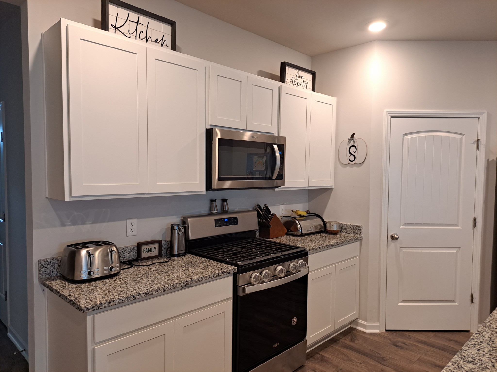 4050 Beach Way Property Photo 8