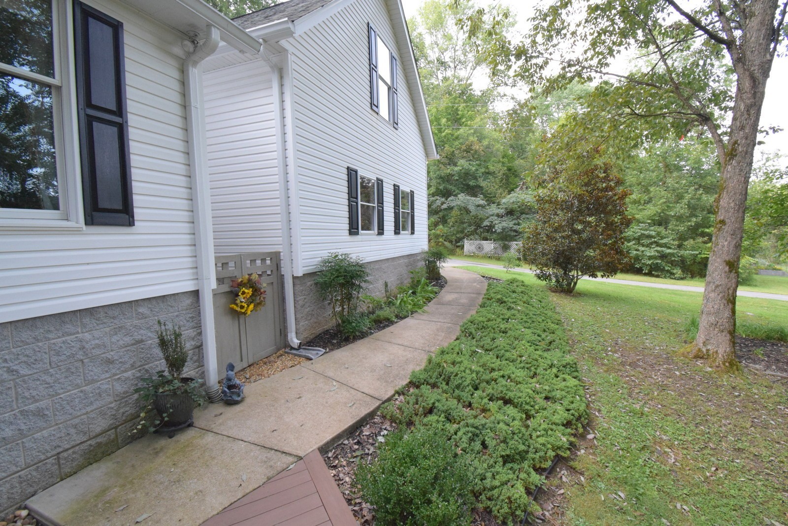 2132 Posey Hill Rd Property Photo 2