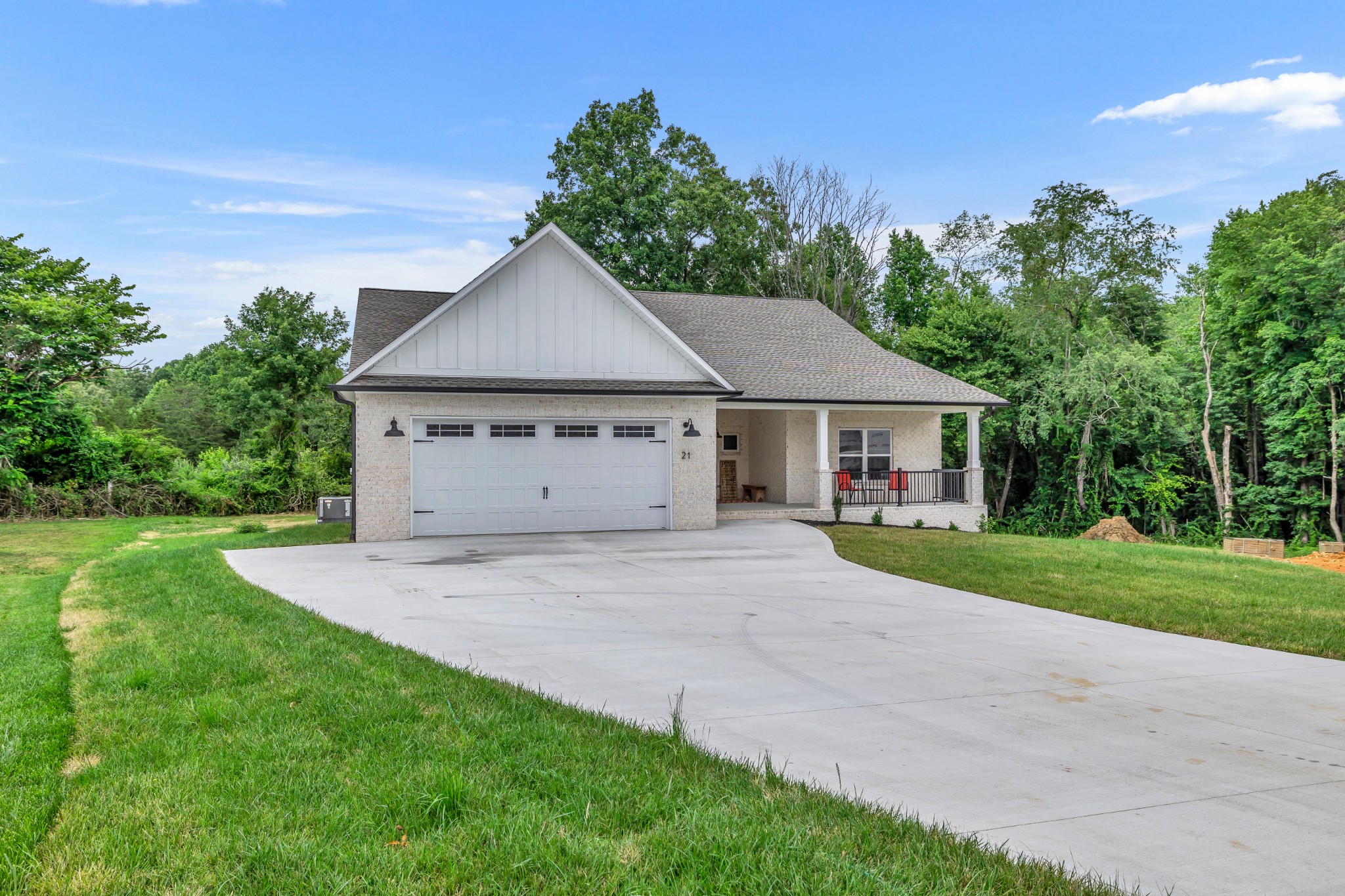 21 Cabot Ln Property Photo 2