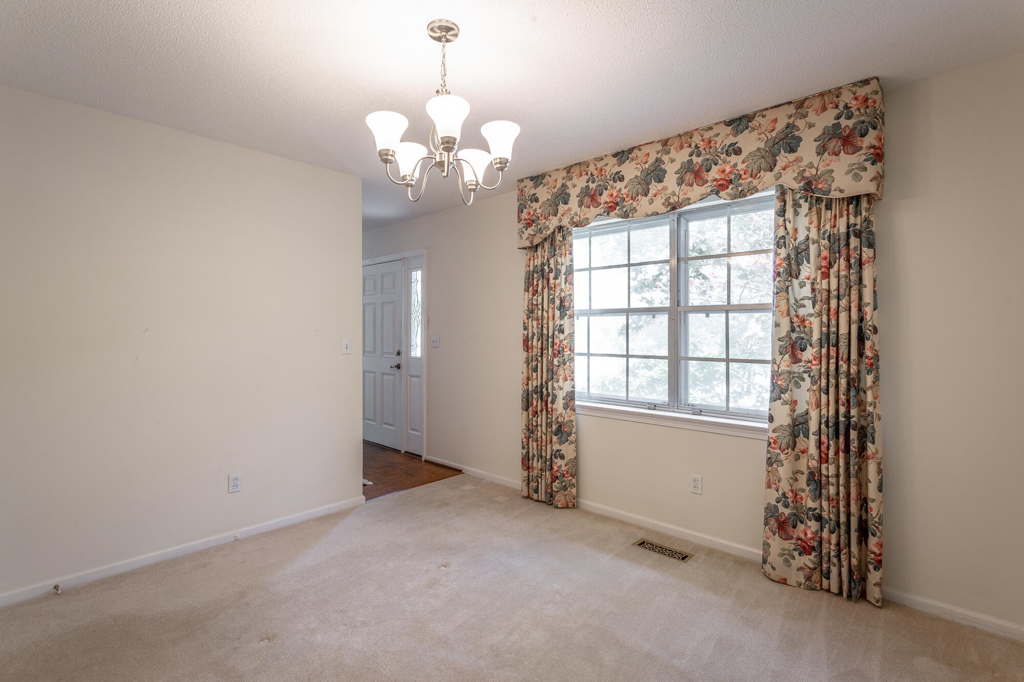 613 Timber Ridge Dr Property Photo 8