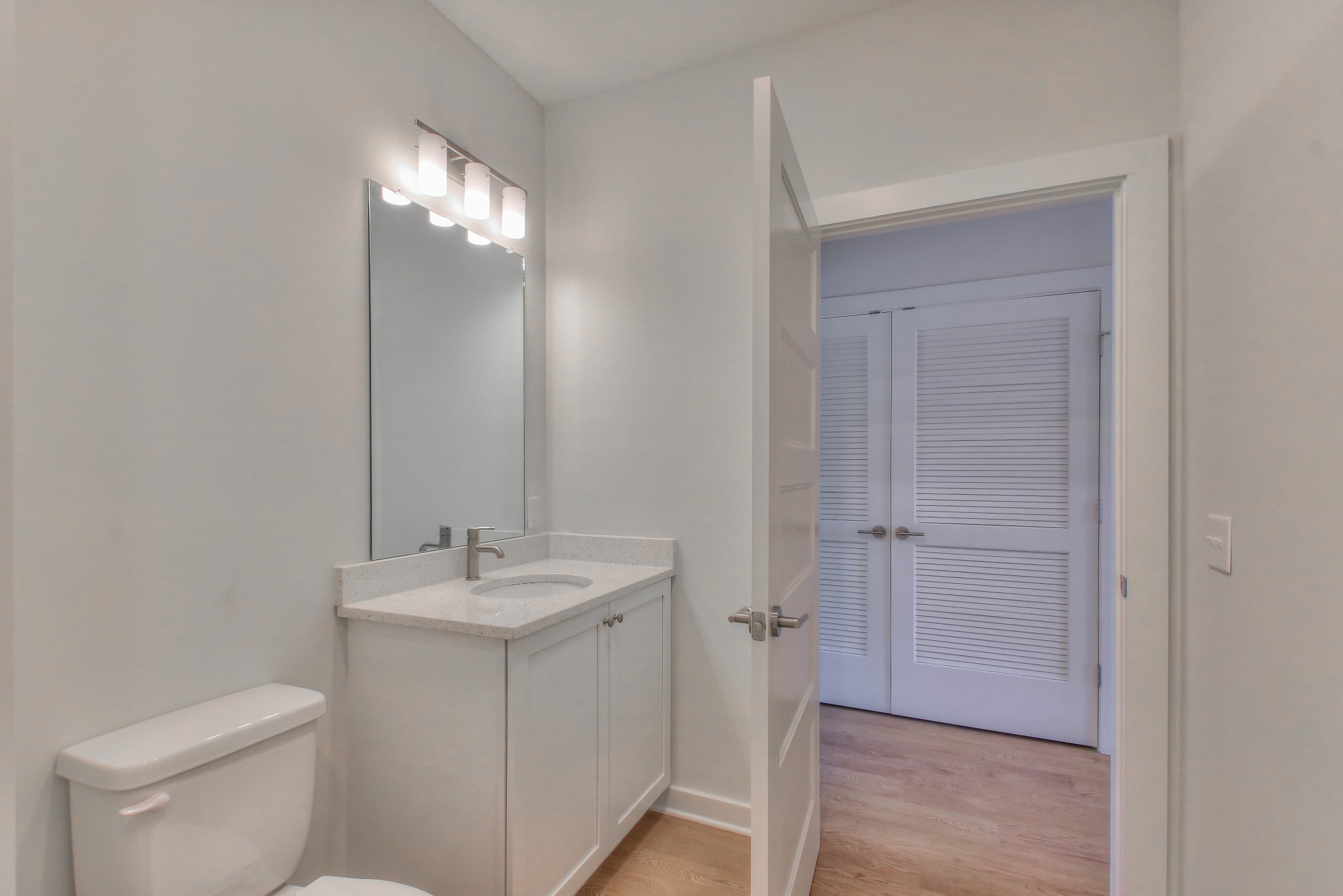 600 E Trinity Ln Property Photo 14