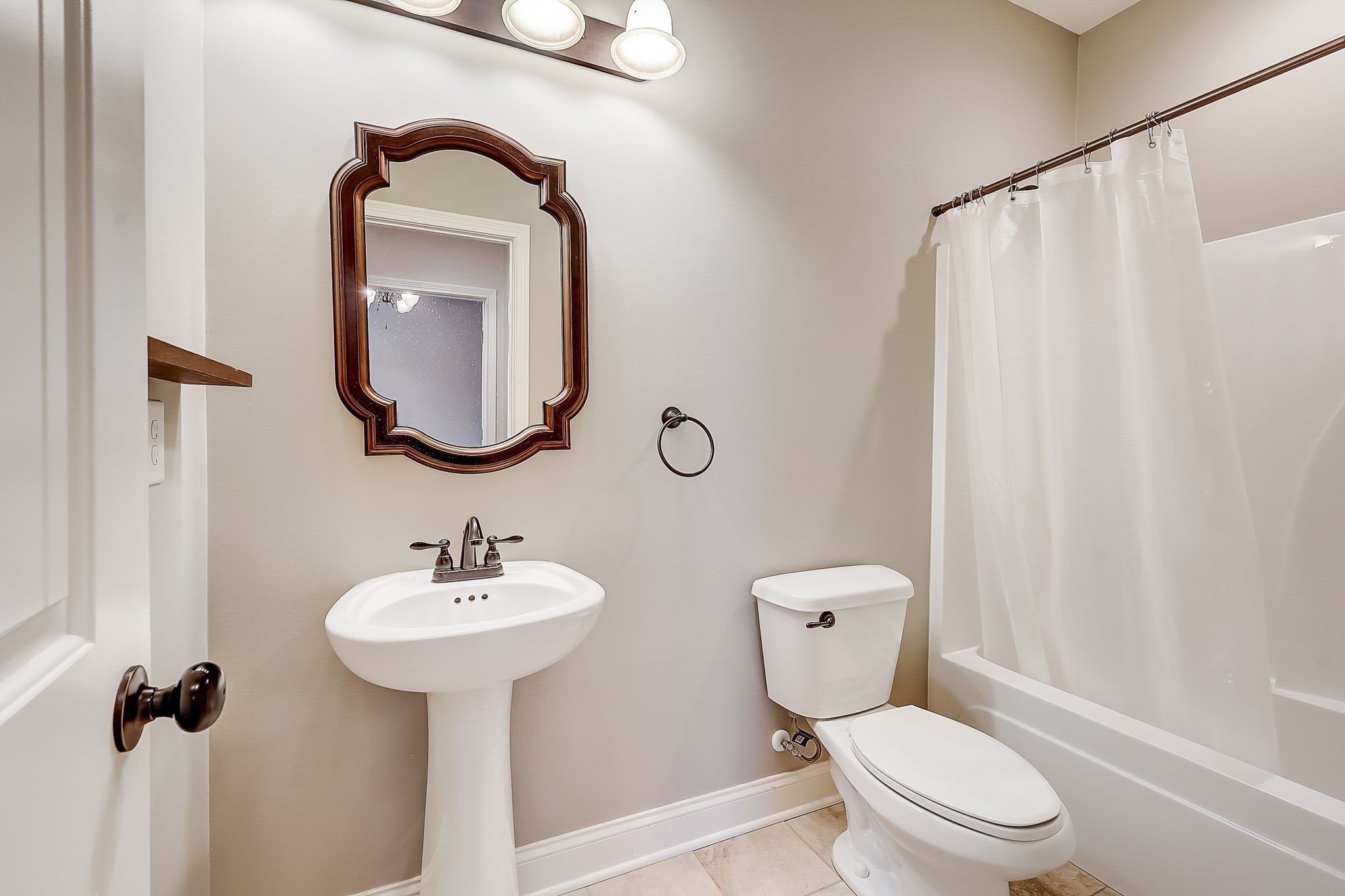 806 Manner Ln Property Photo 22