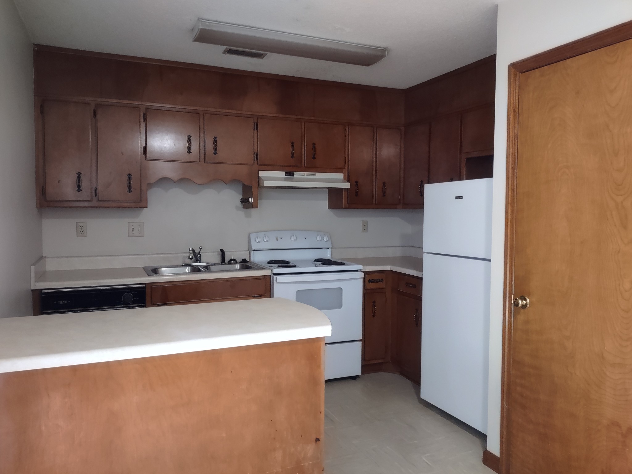 409 E Grundy St Property Photo 2