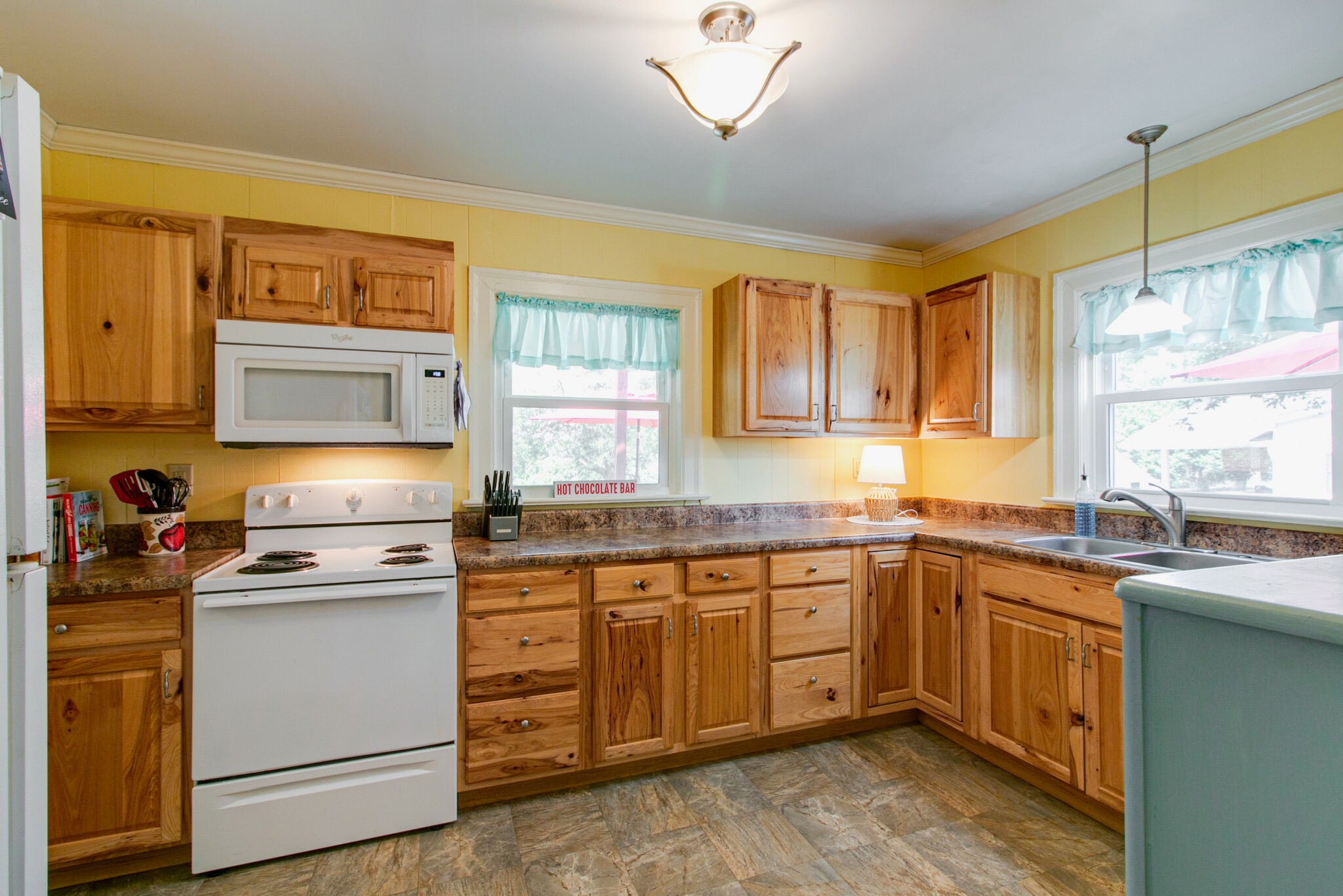 518 Country Club Ln Property Photo 8
