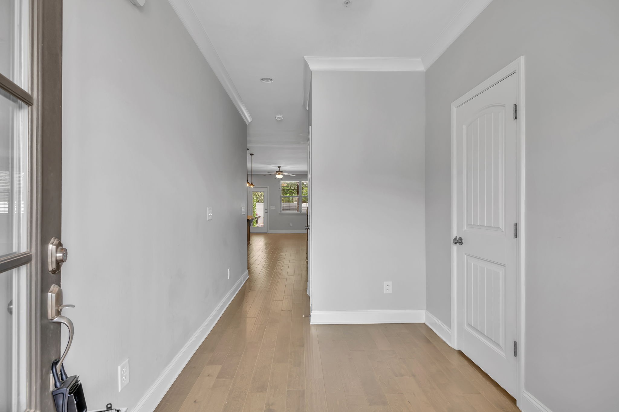 2569 Wellesley Square Dr Property Photo 2