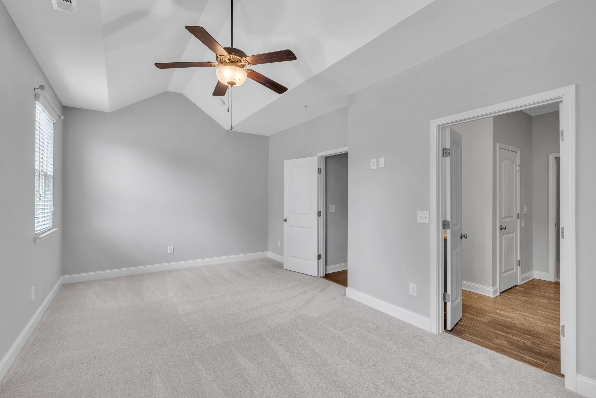 2569 Wellesley Square Dr Property Photo 12
