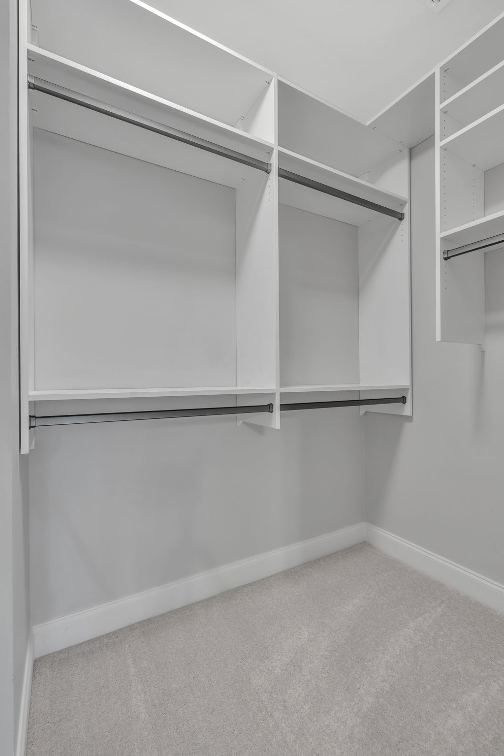 2569 Wellesley Square Dr Property Photo 15