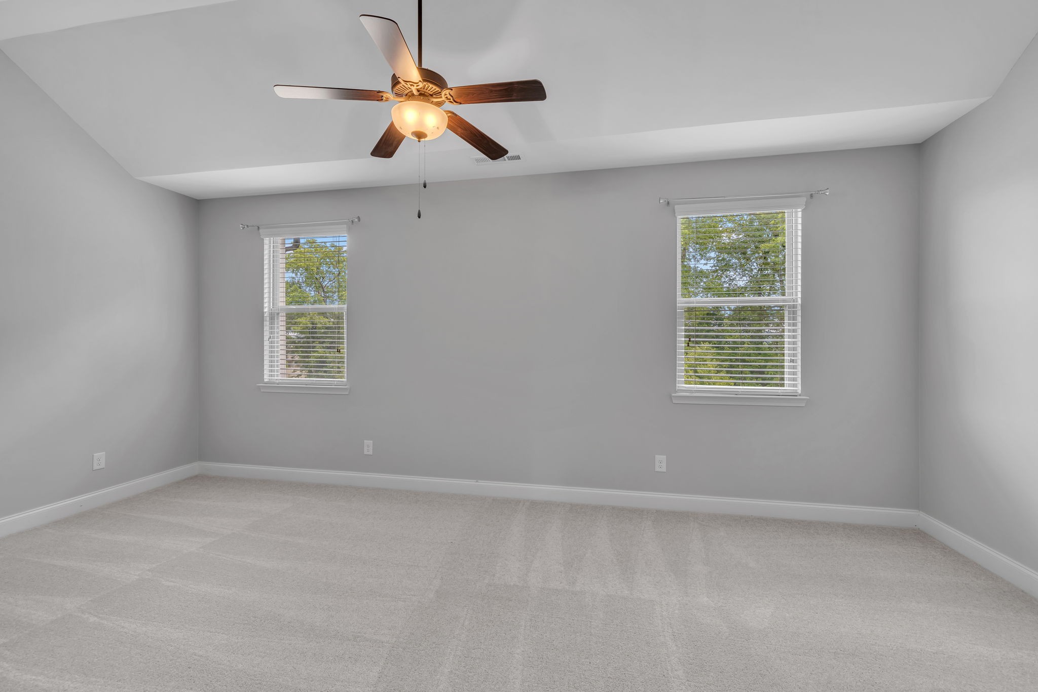2569 Wellesley Square Dr Property Photo 16